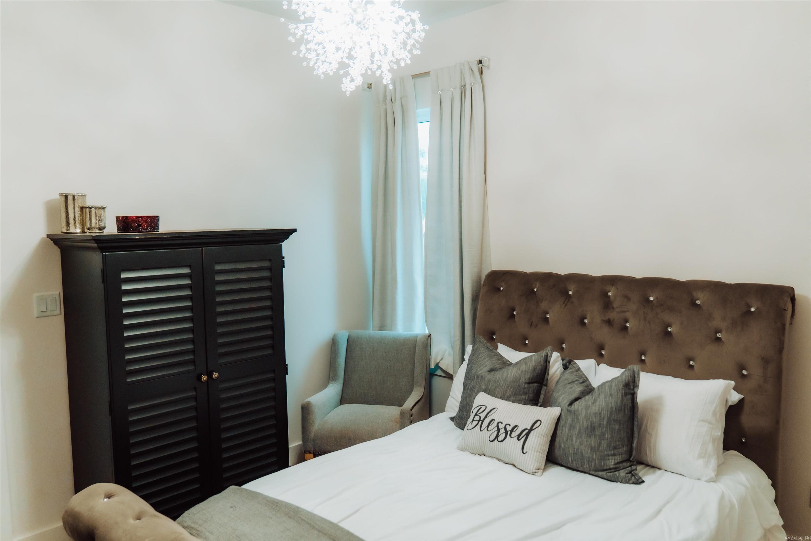 7702 S Shoreline  Benton, AR