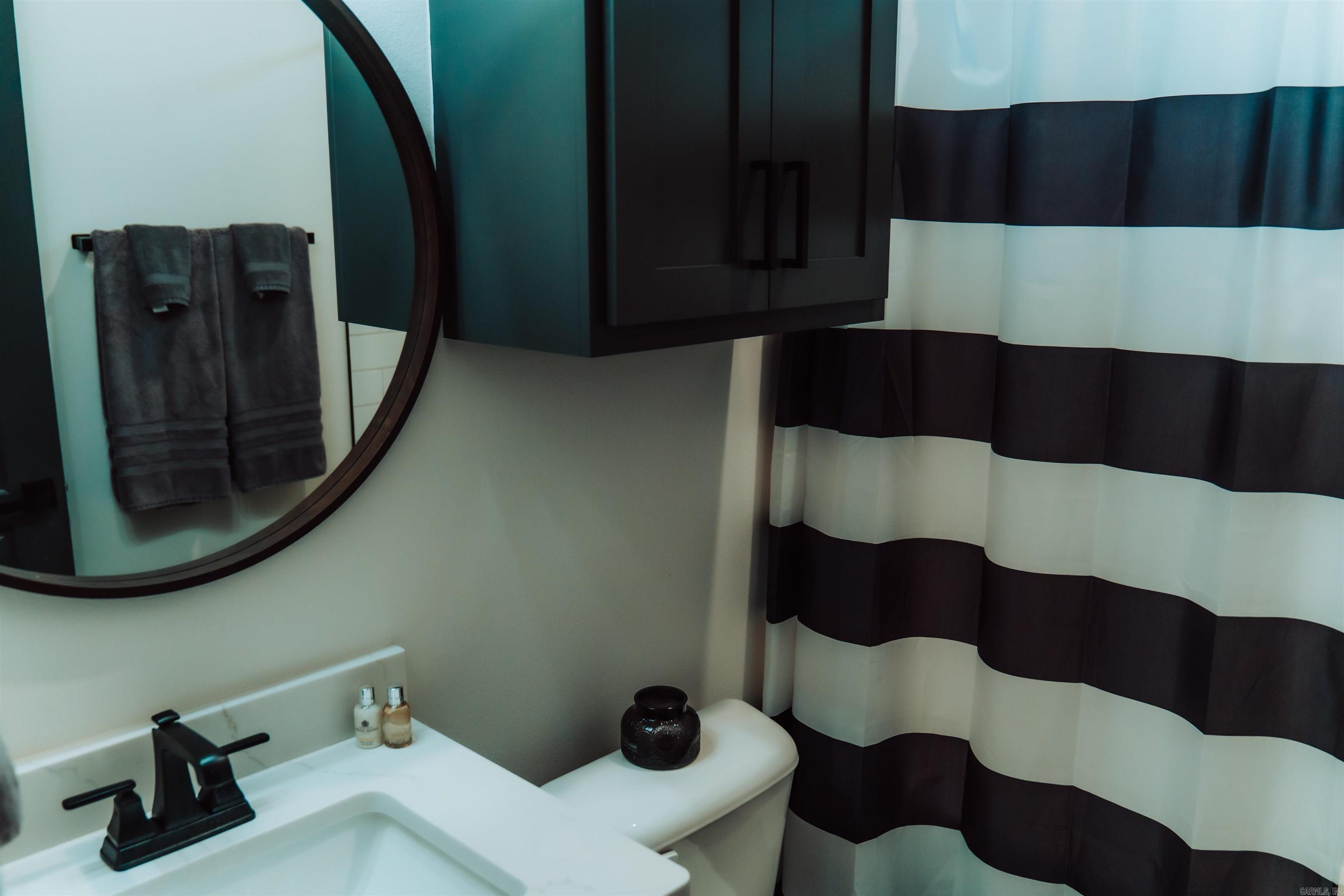 7702 S Shoreline  Benton, AR