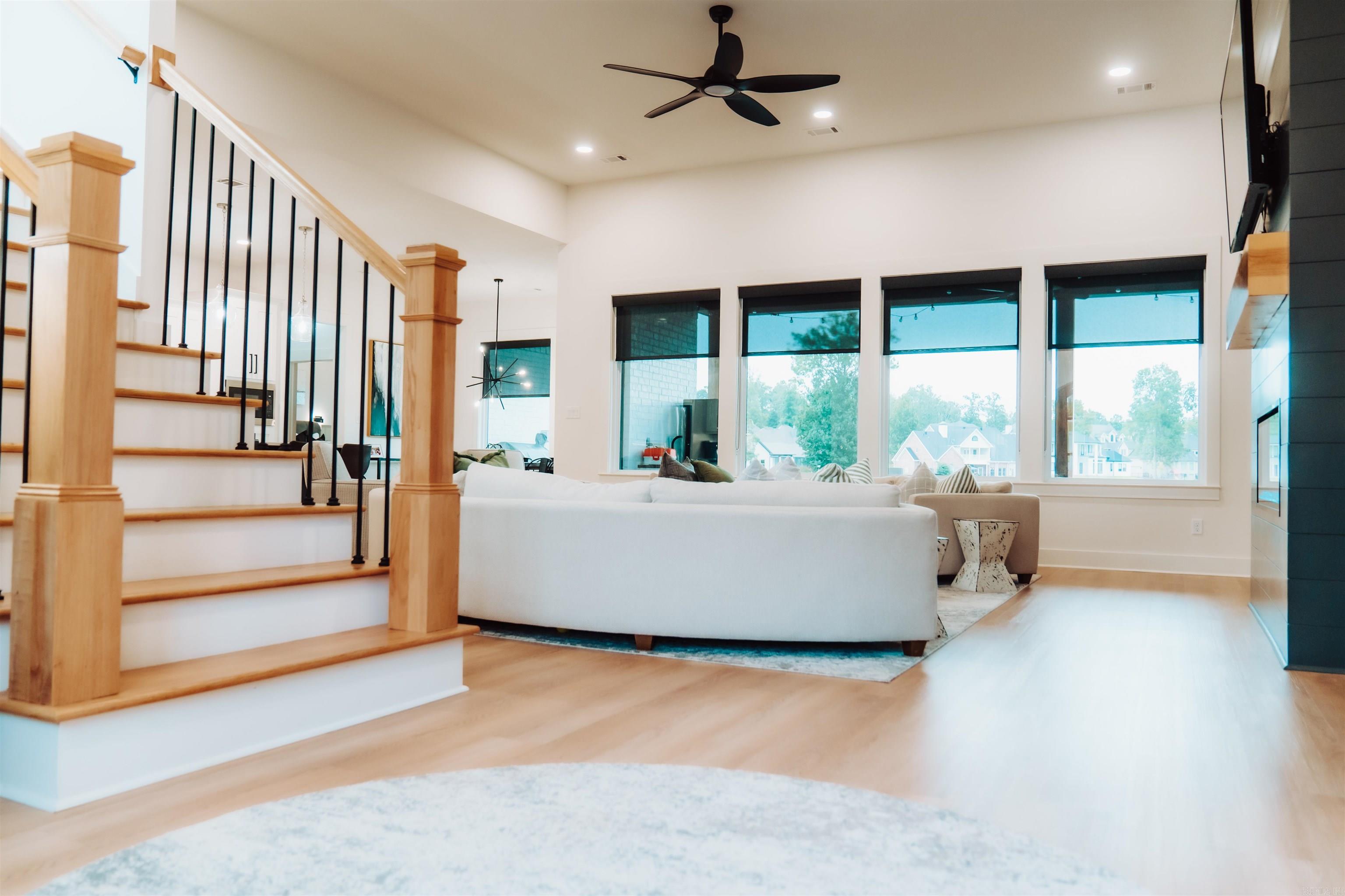 7702 S Shoreline  Benton, AR