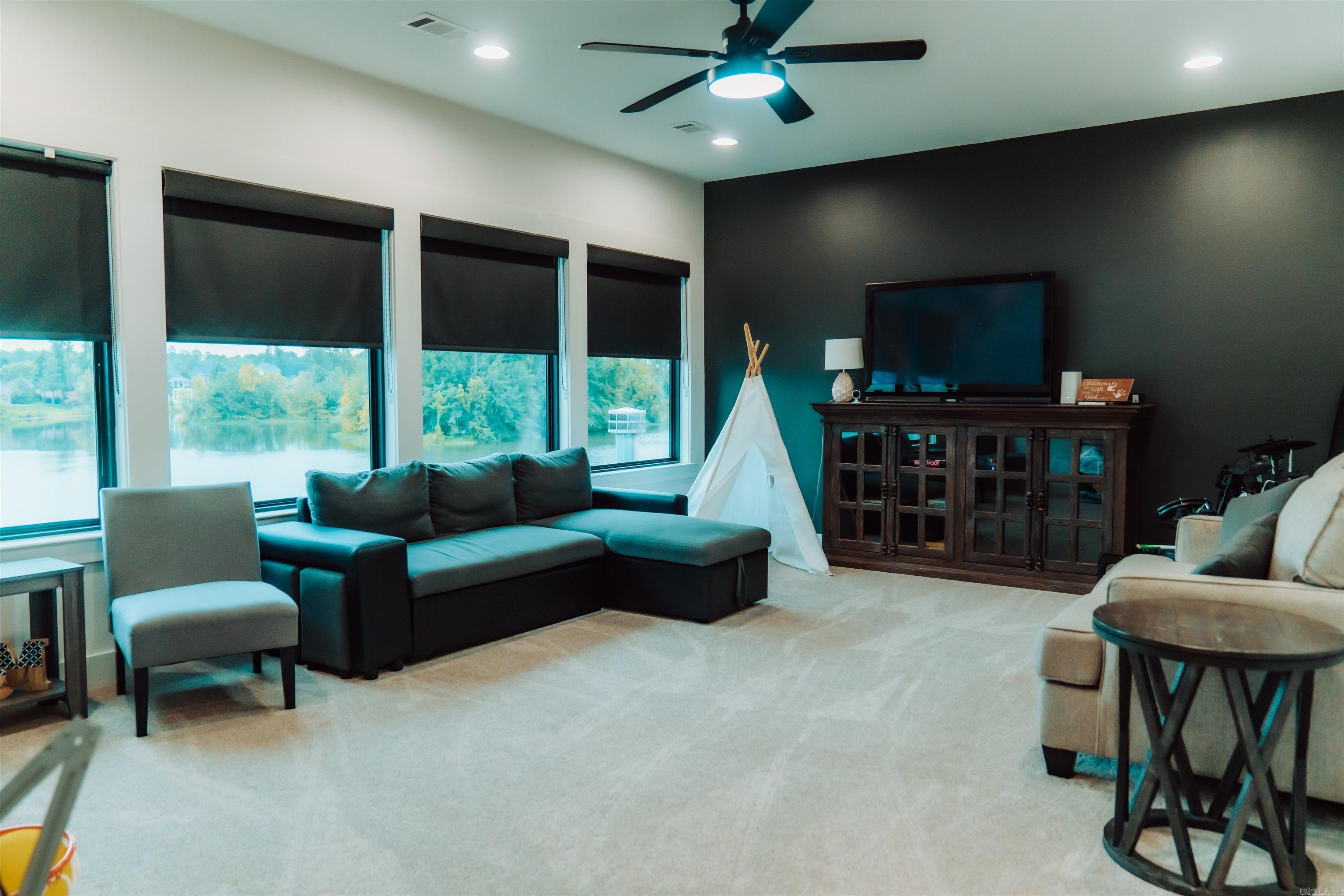 7702 S Shoreline  Benton, AR