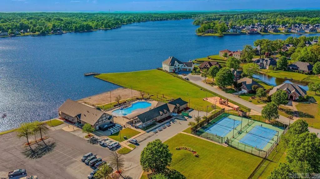 7702 S Shoreline  Benton, AR