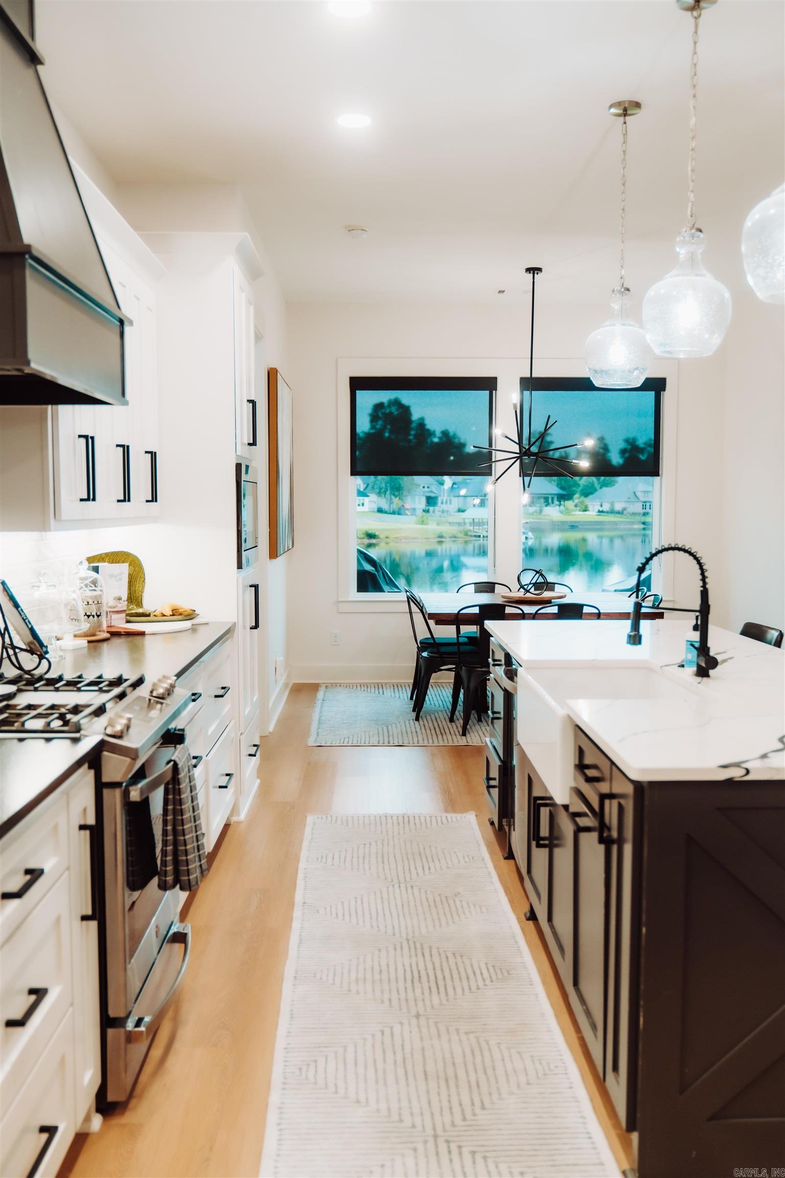 7702 S Shoreline  Benton, AR