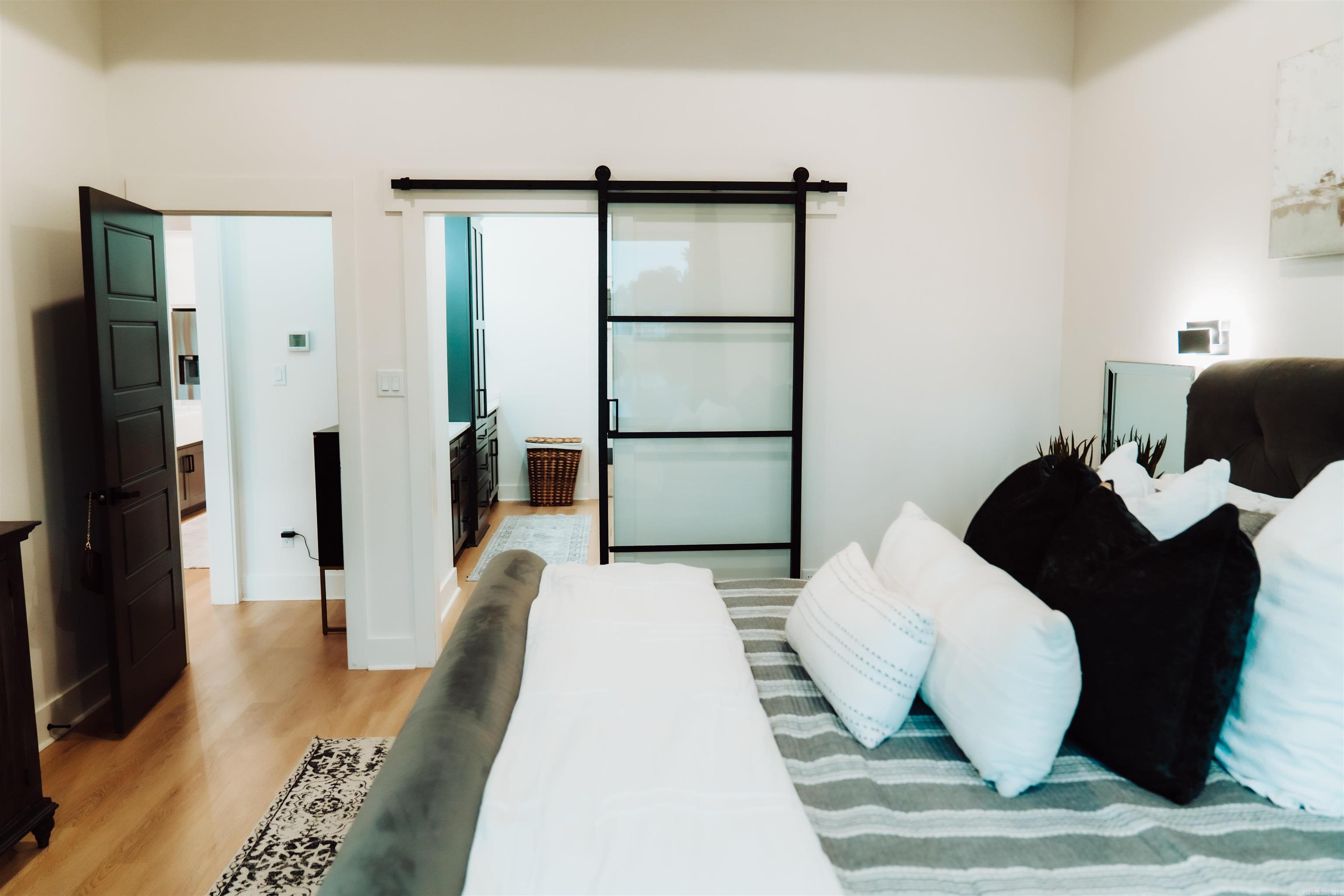 7702 S Shoreline  Benton, AR