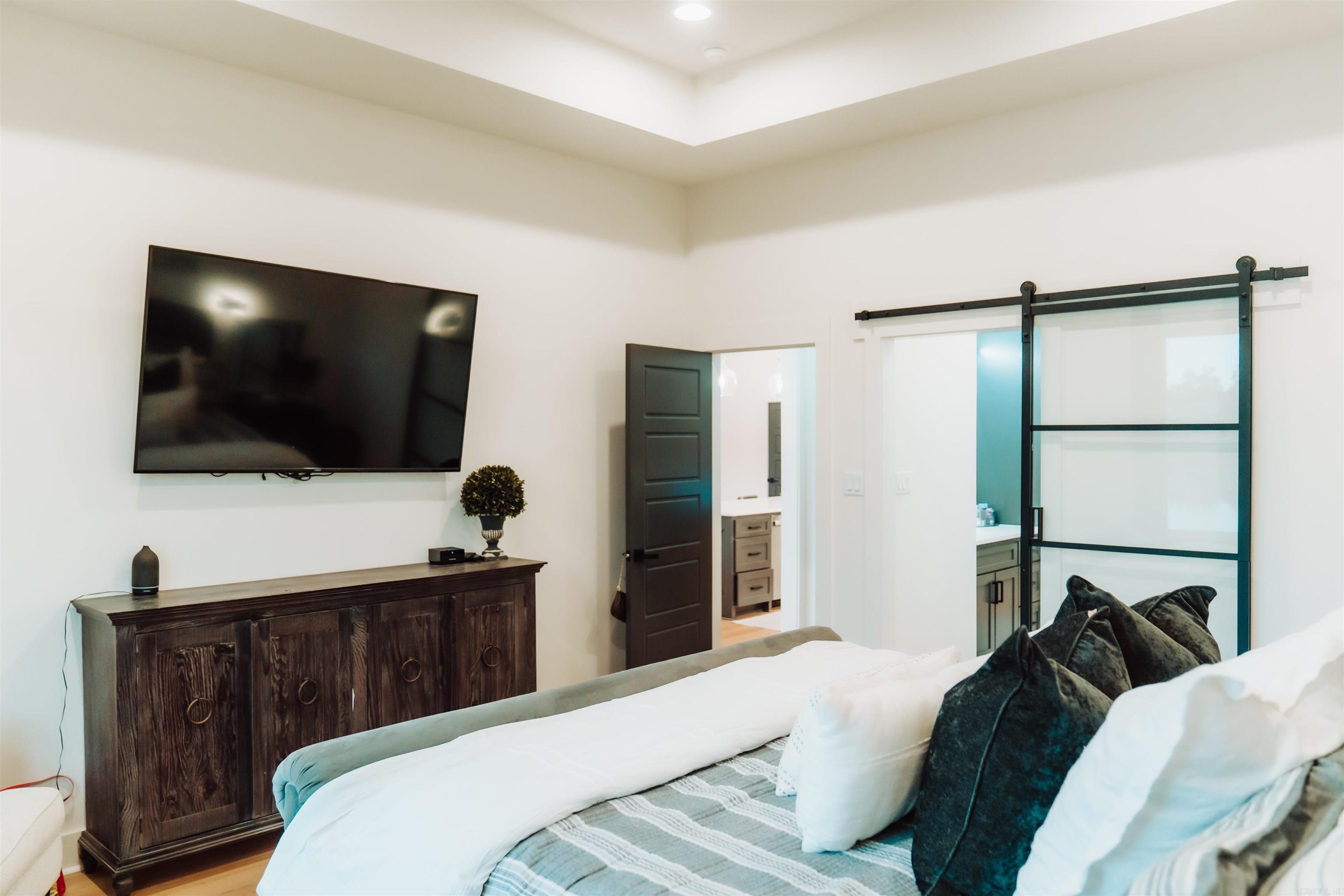 7702 S Shoreline  Benton, AR