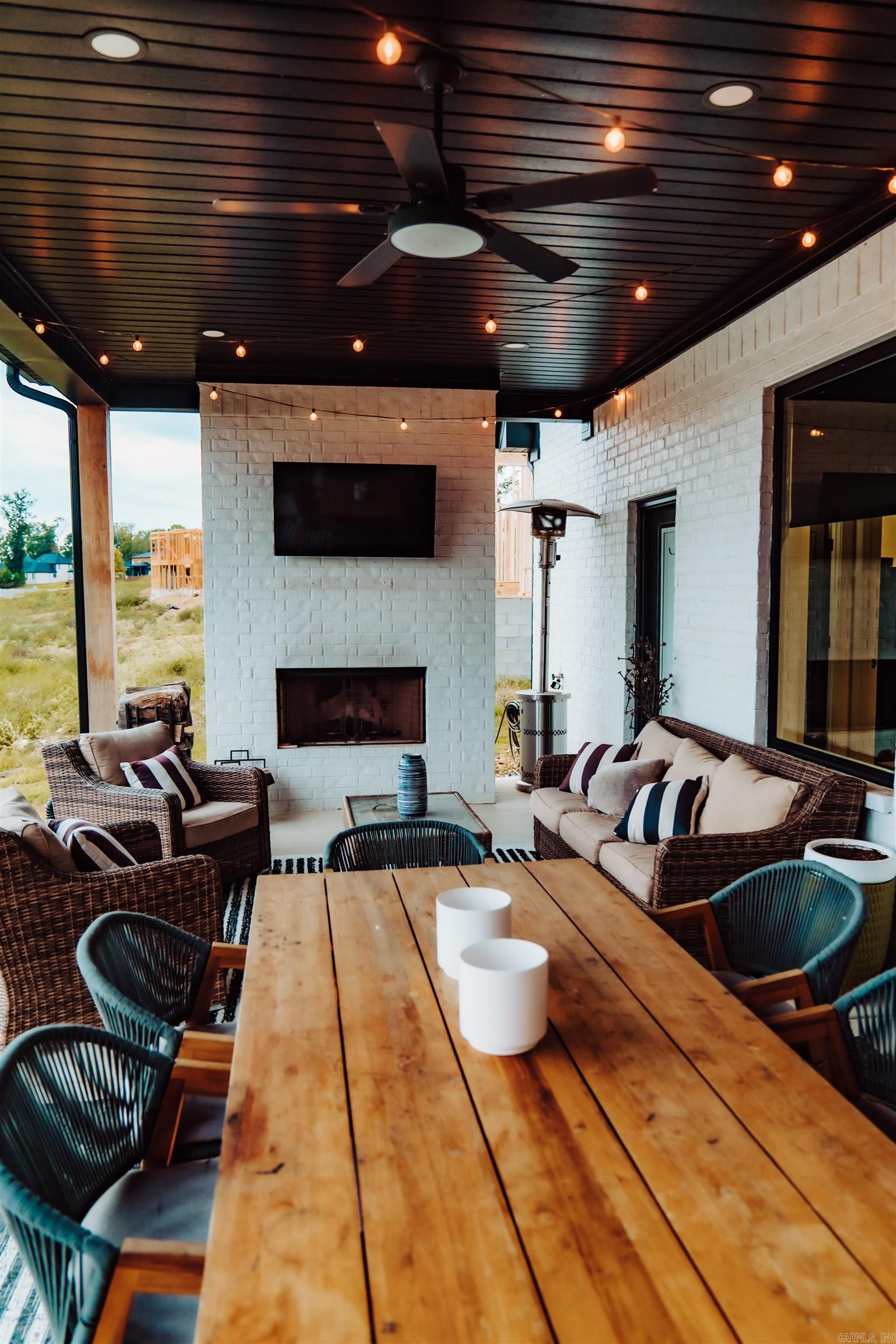 7702 S Shoreline  Benton, AR