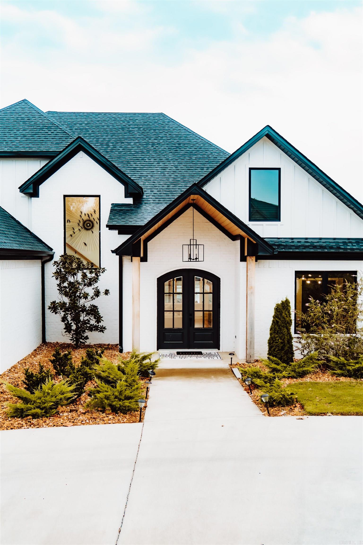 7702 S Shoreline  Benton, AR