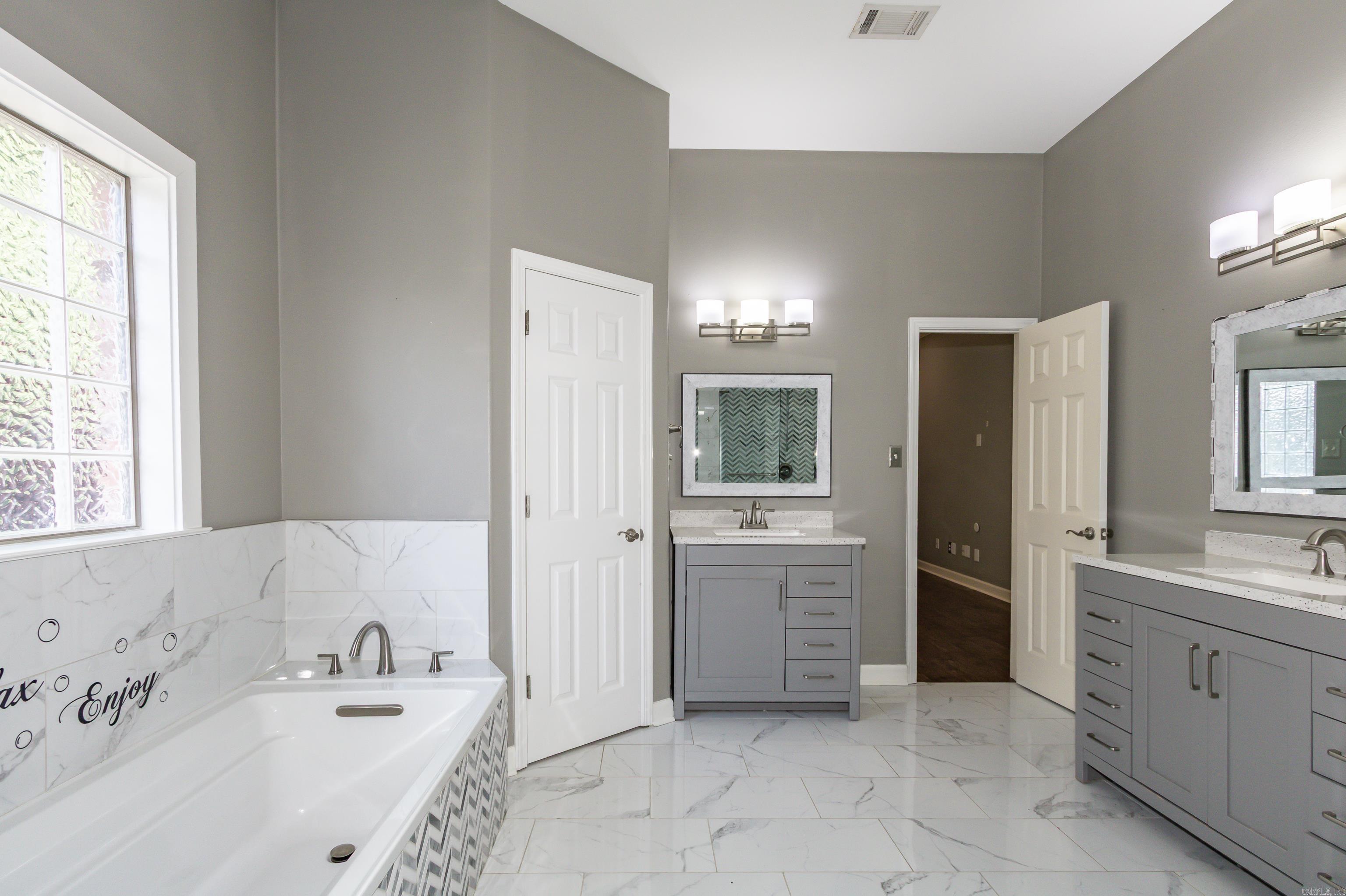 2820 Mossy Creek  Little Rock, AR