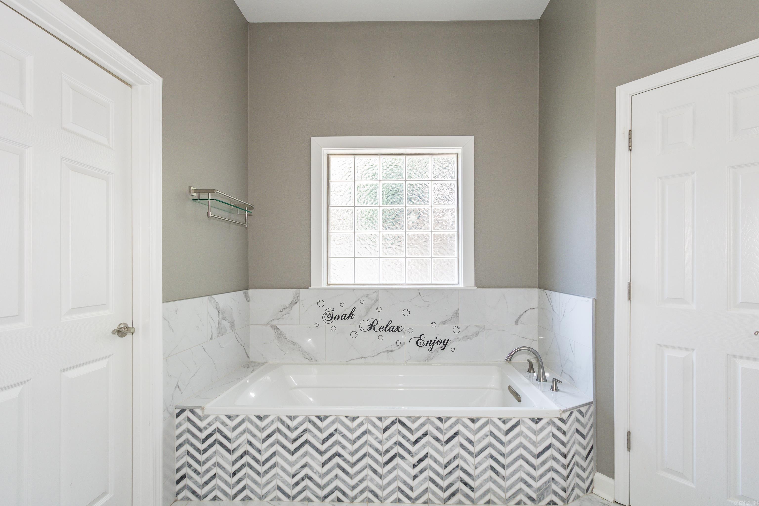 2820 Mossy Creek  Little Rock, AR