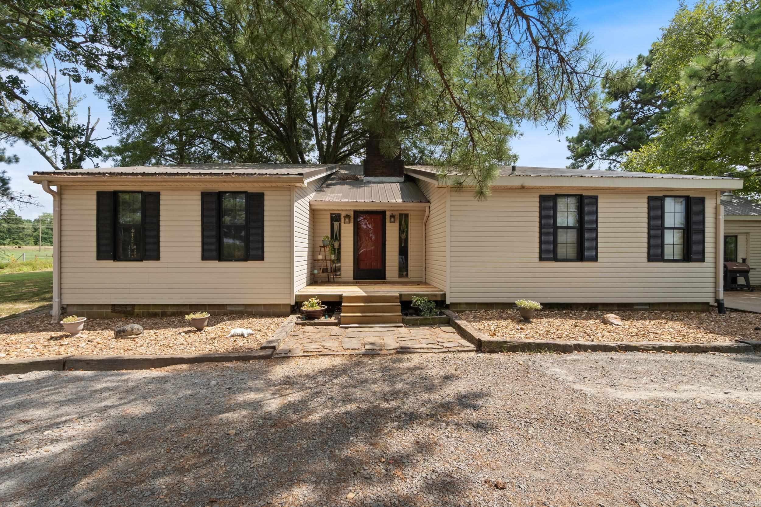 335 Highway 285 N  Greenbrier, AR