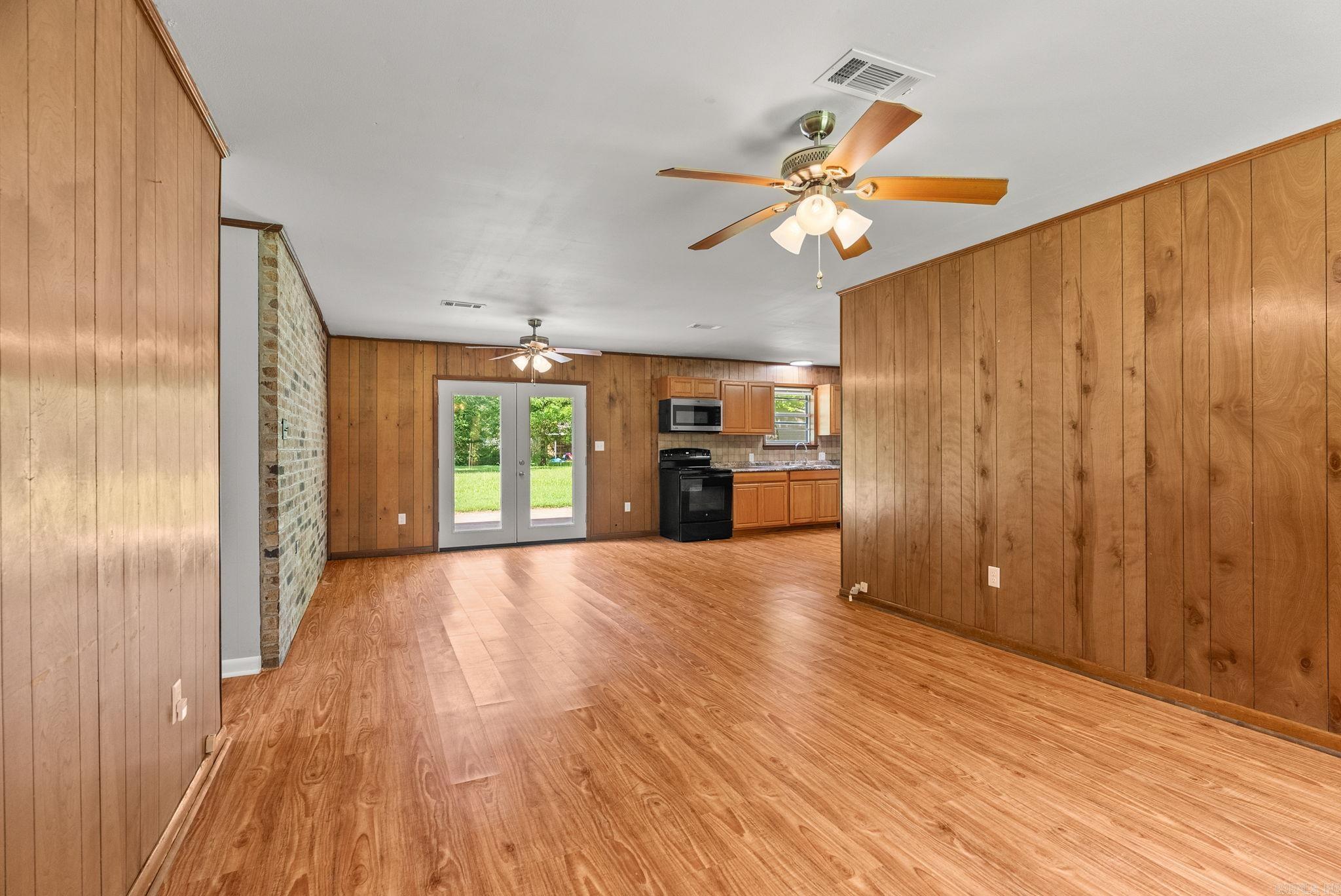 11 Lake  Greenbrier, AR