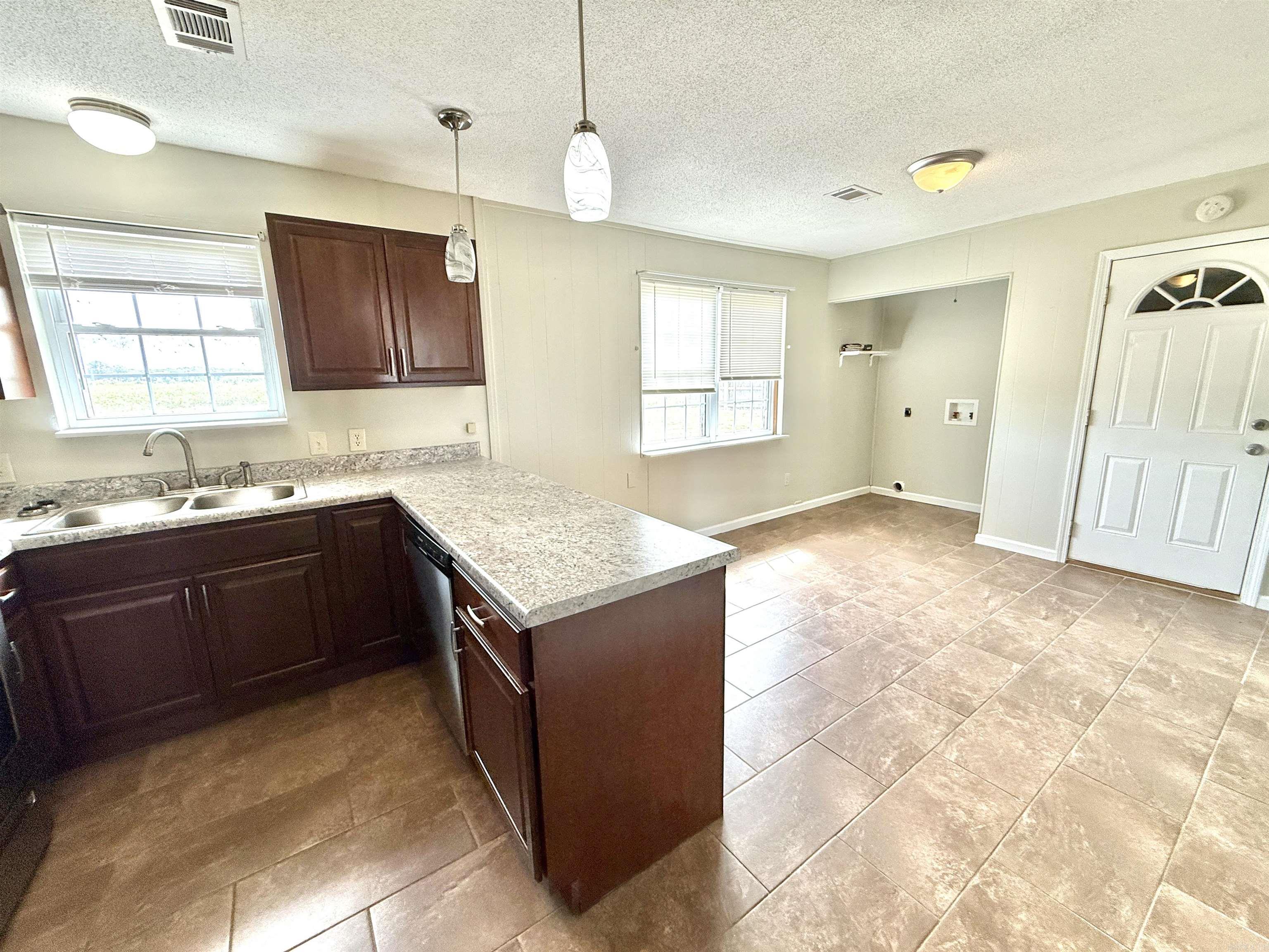 218 Cherry  Lake City, AR