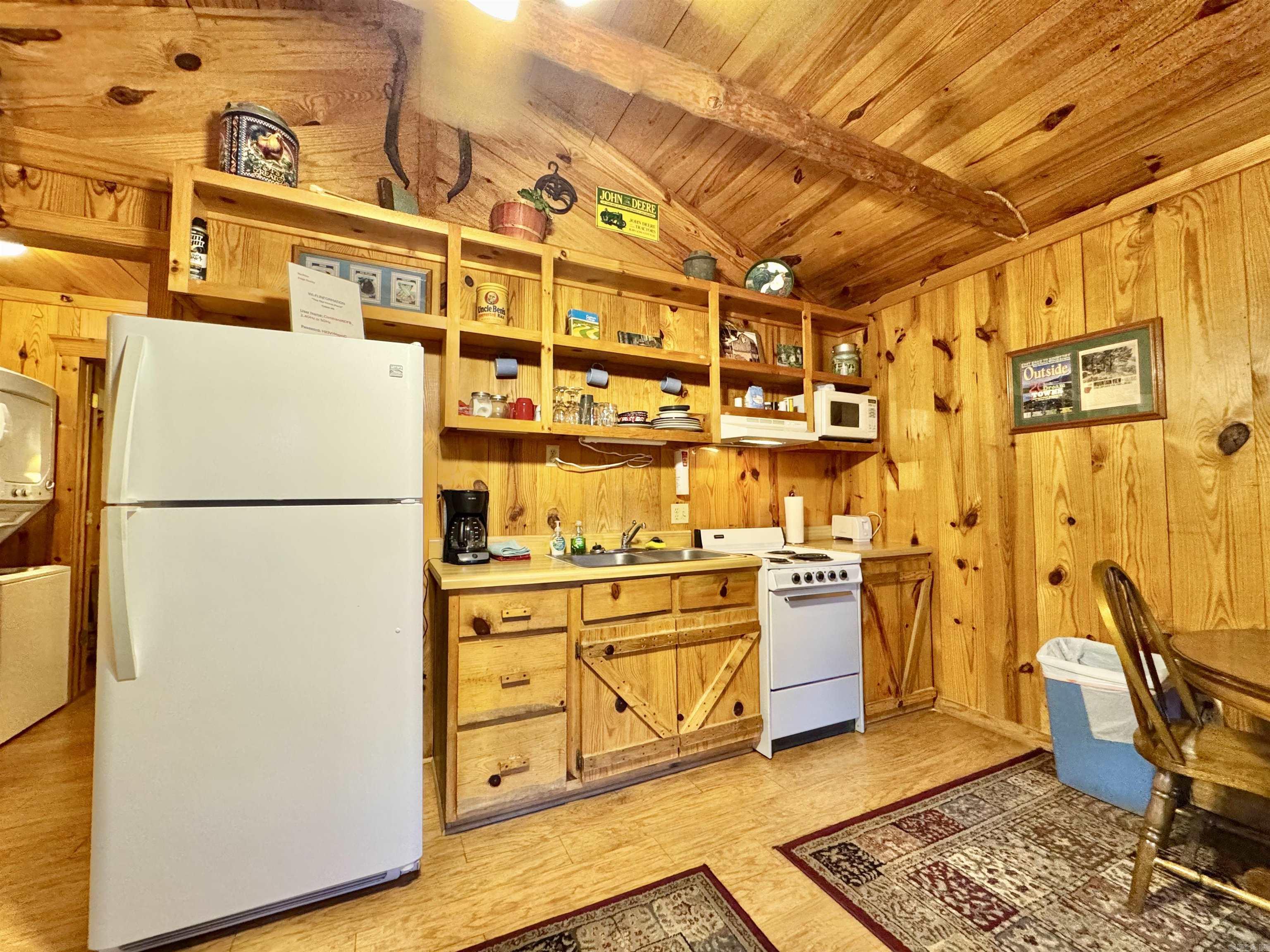 417-6 Cabin Circle  Mountain View, AR