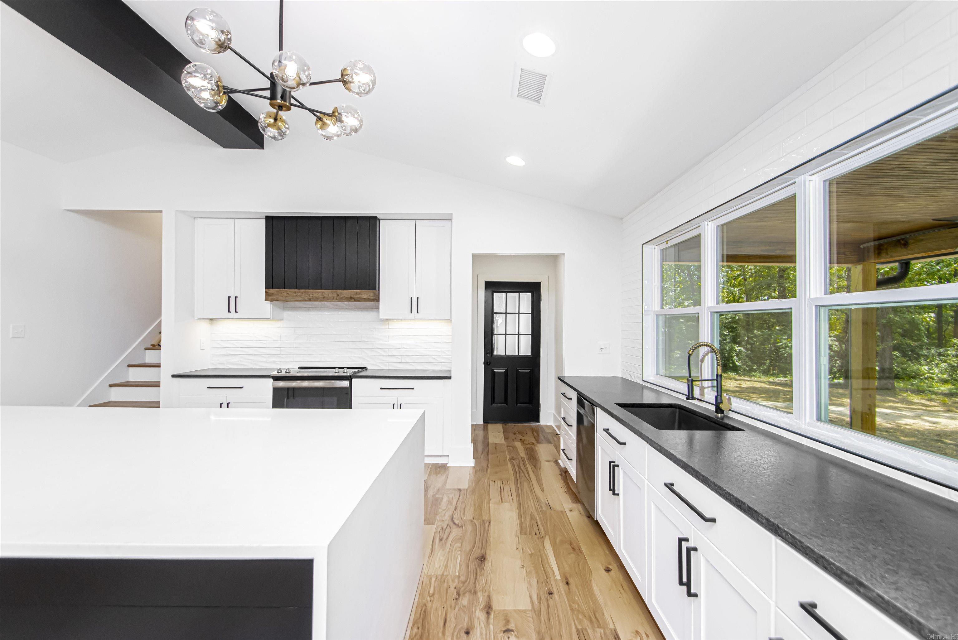 11196 Hinds  Benton, AR
