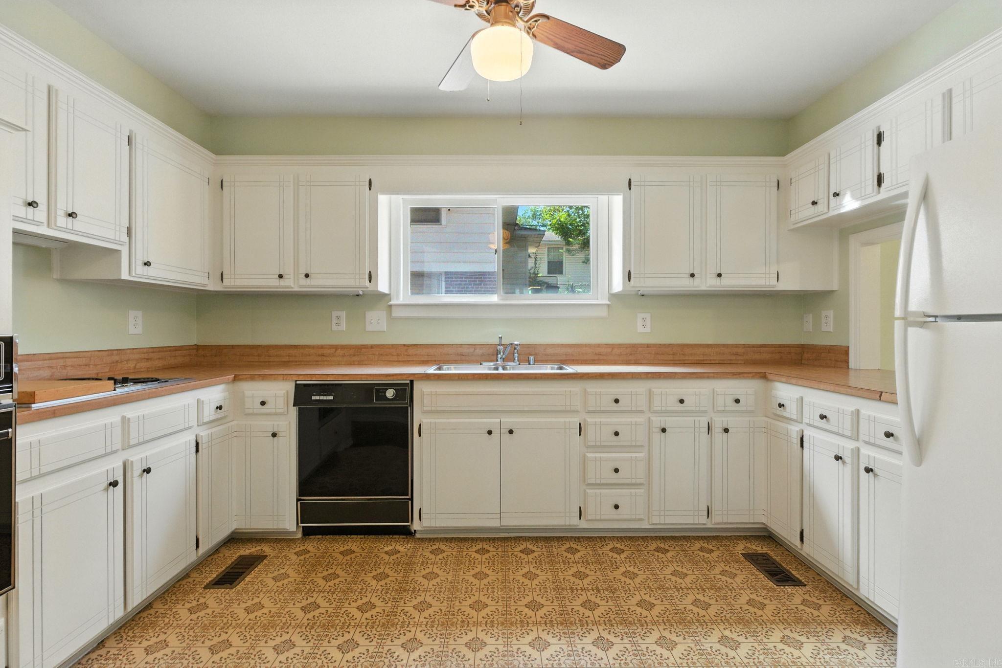 5604 I  Little Rock, AR