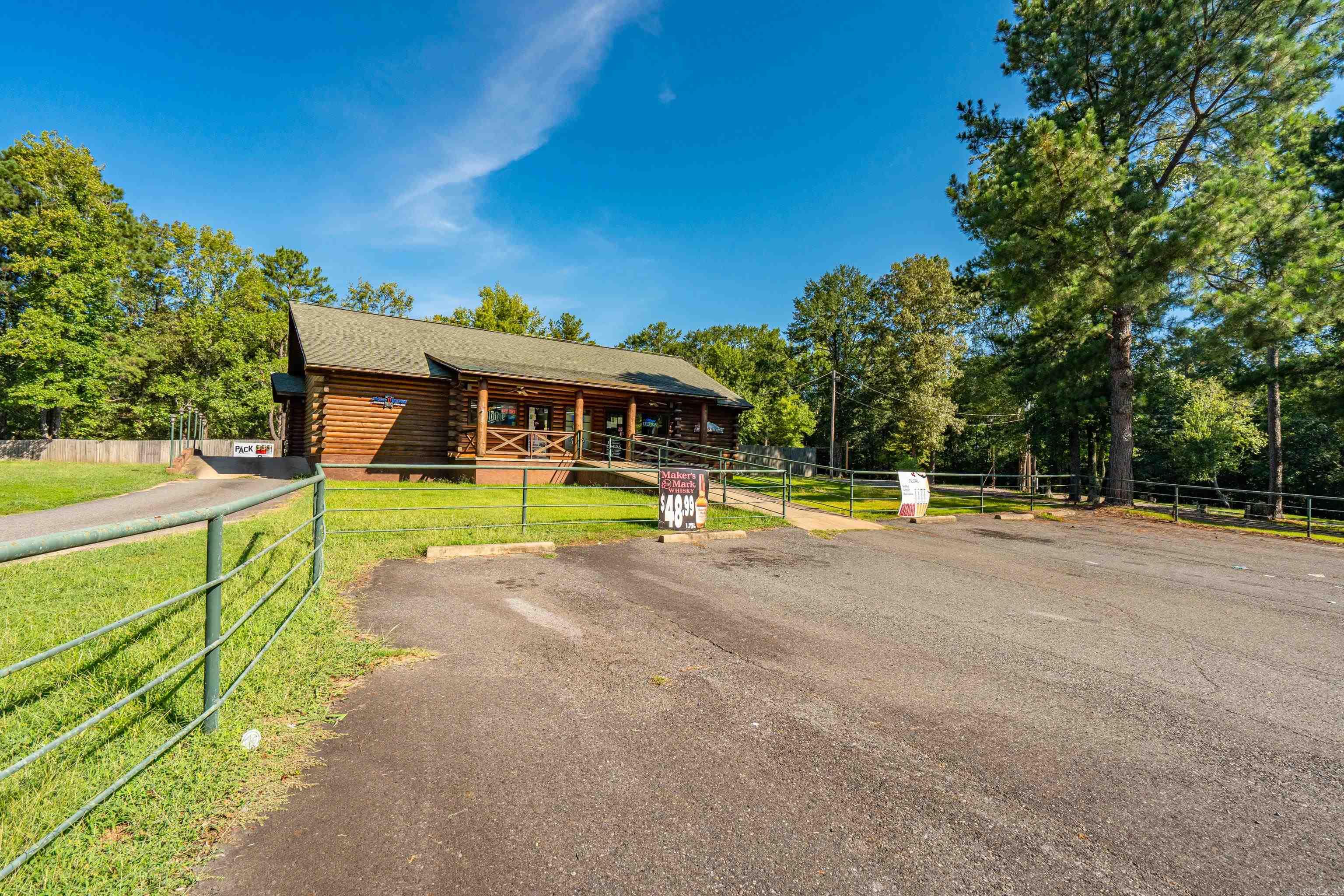 7500 E Airport  Bonnerdale, AR