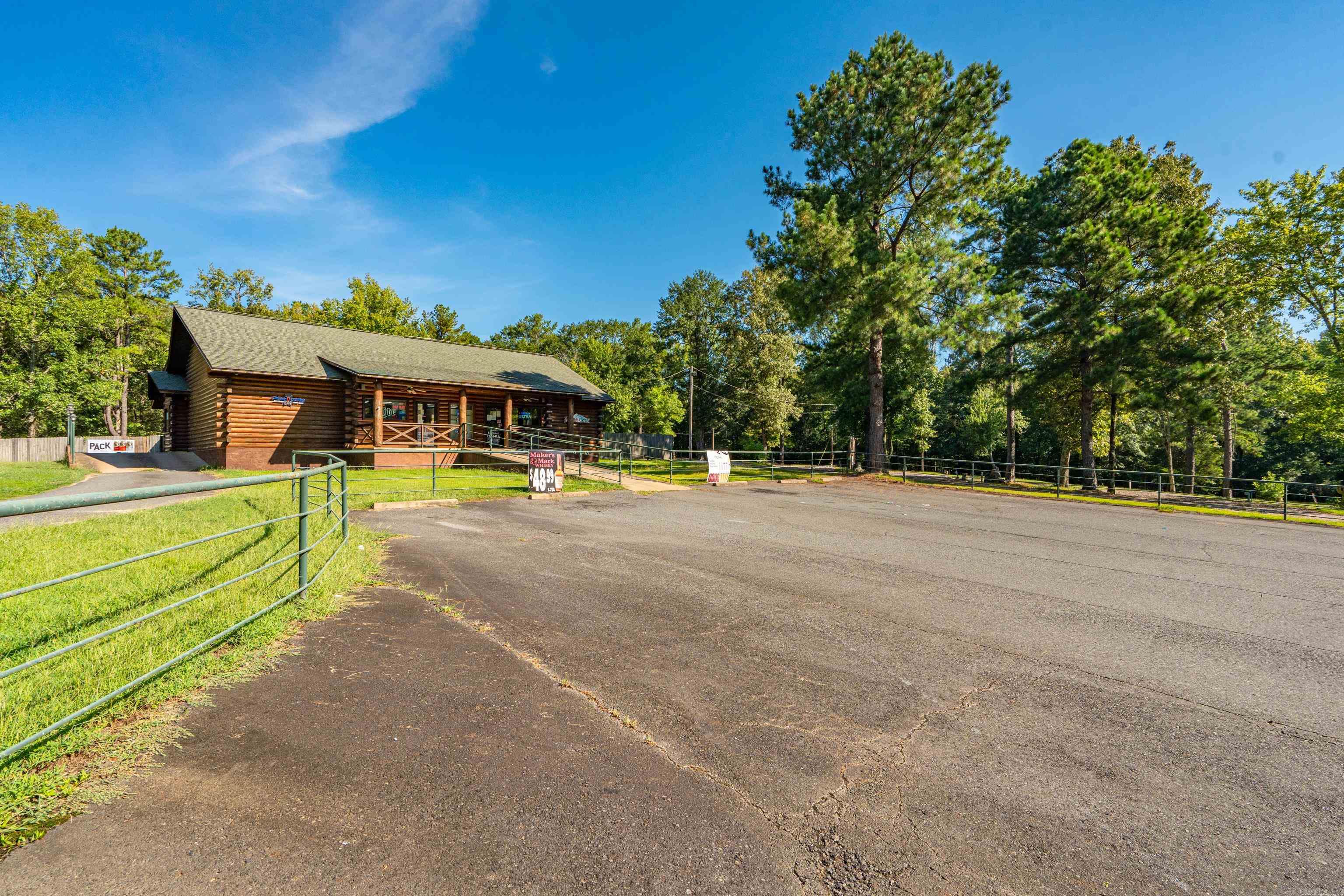 7500 E Airport  Bonnerdale, AR