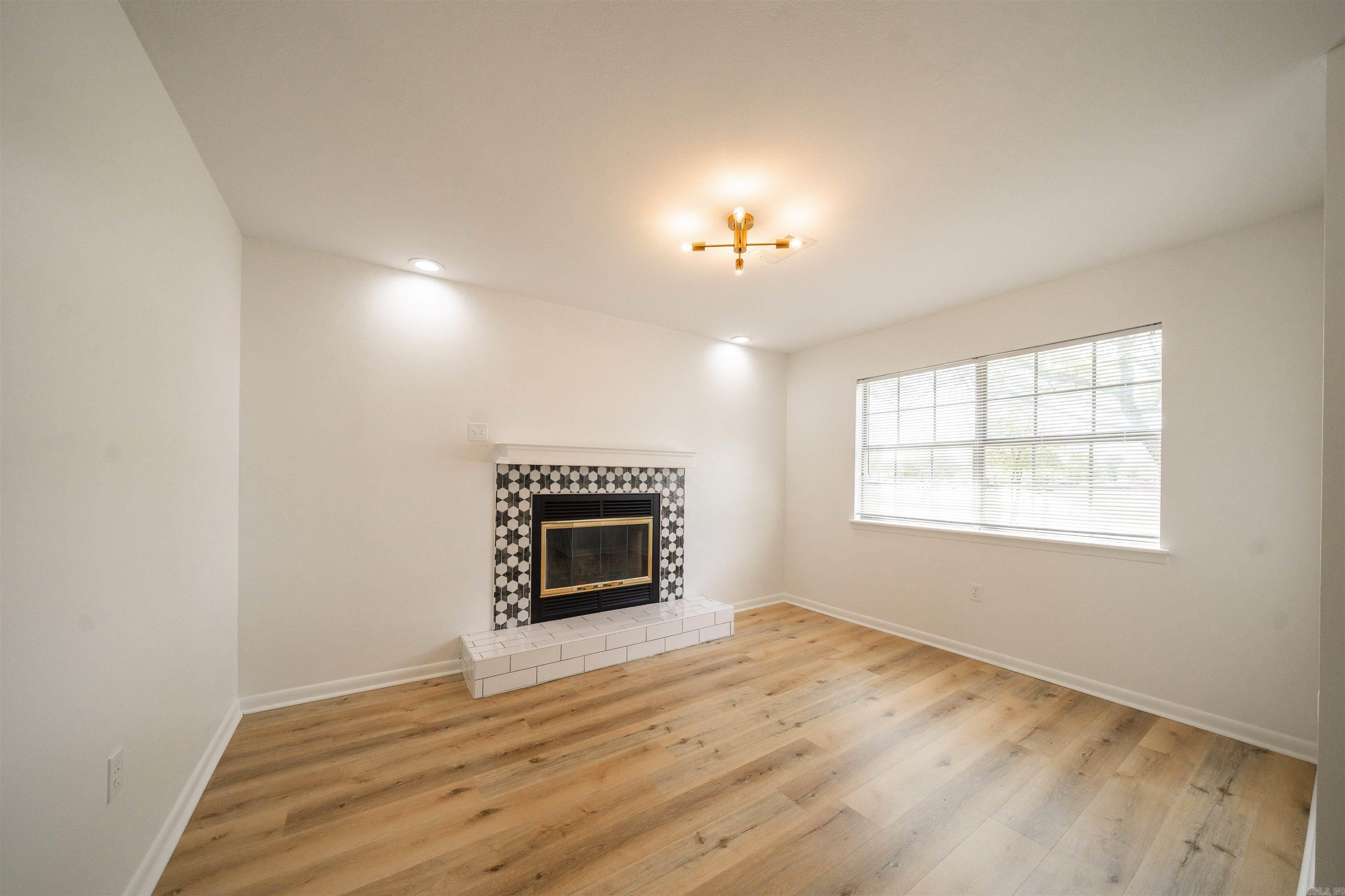 1630 S Donaghey  Conway, AR