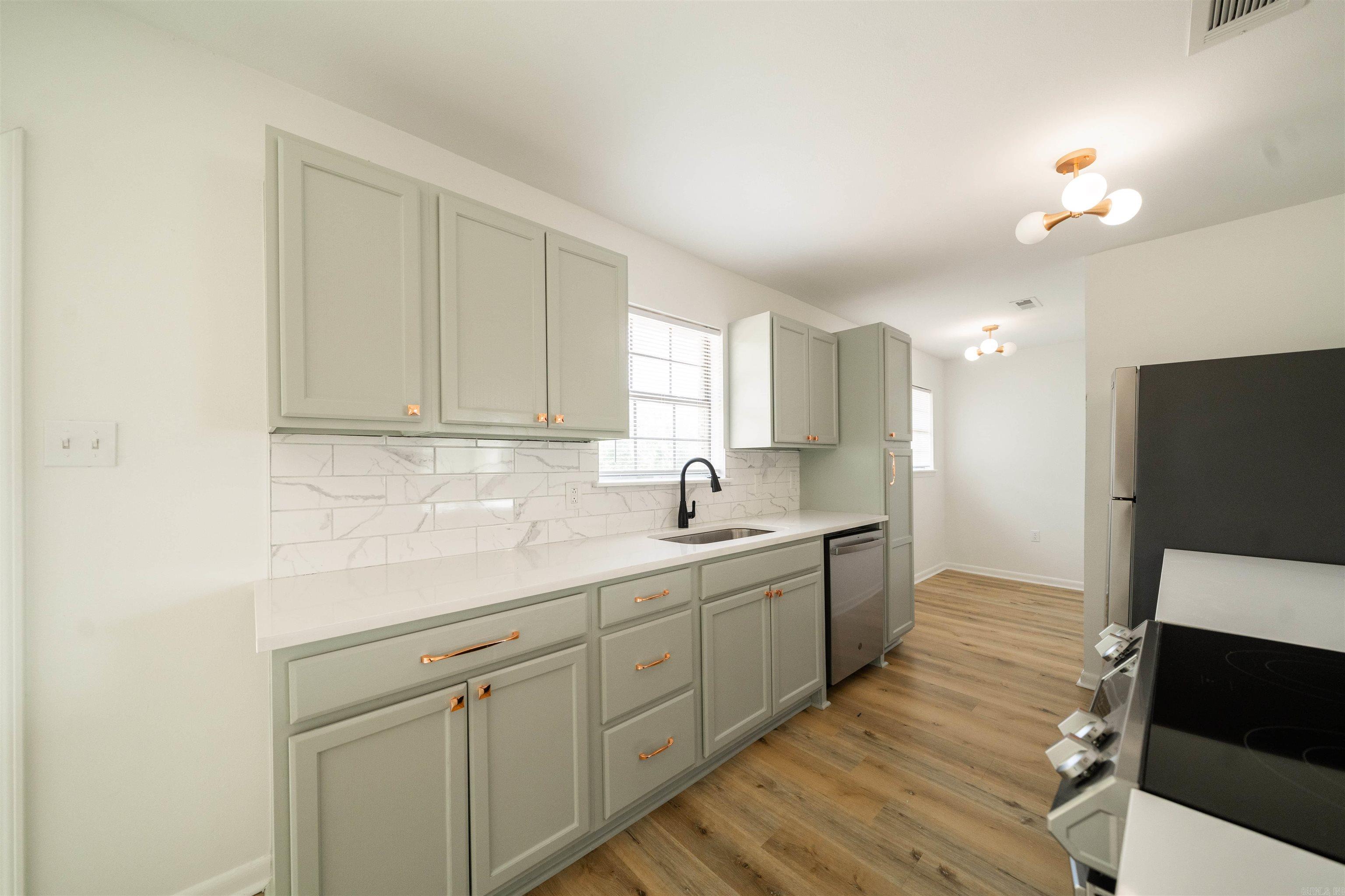 1630 S Donaghey  Conway, AR