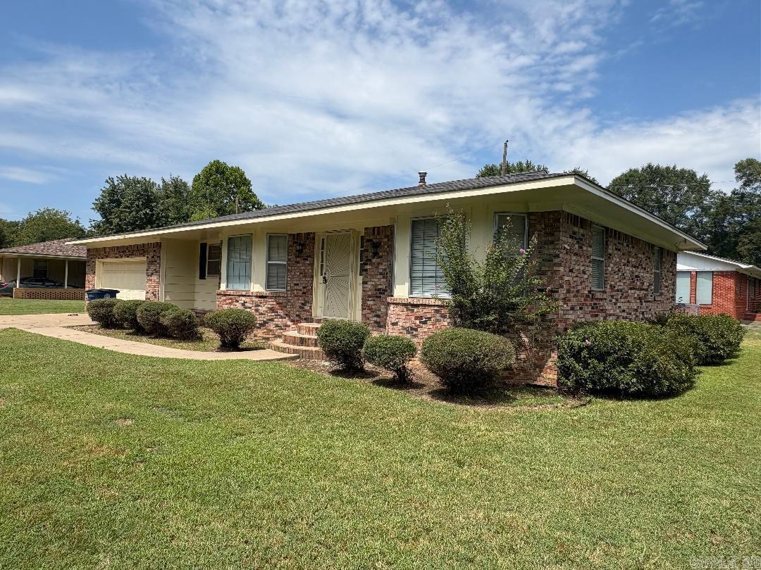 400 W Louisiana  Beebe, AR