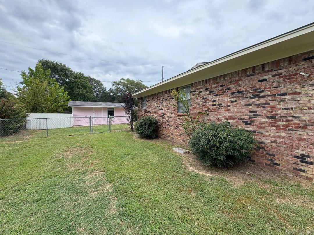 400 W Louisiana  Beebe, AR