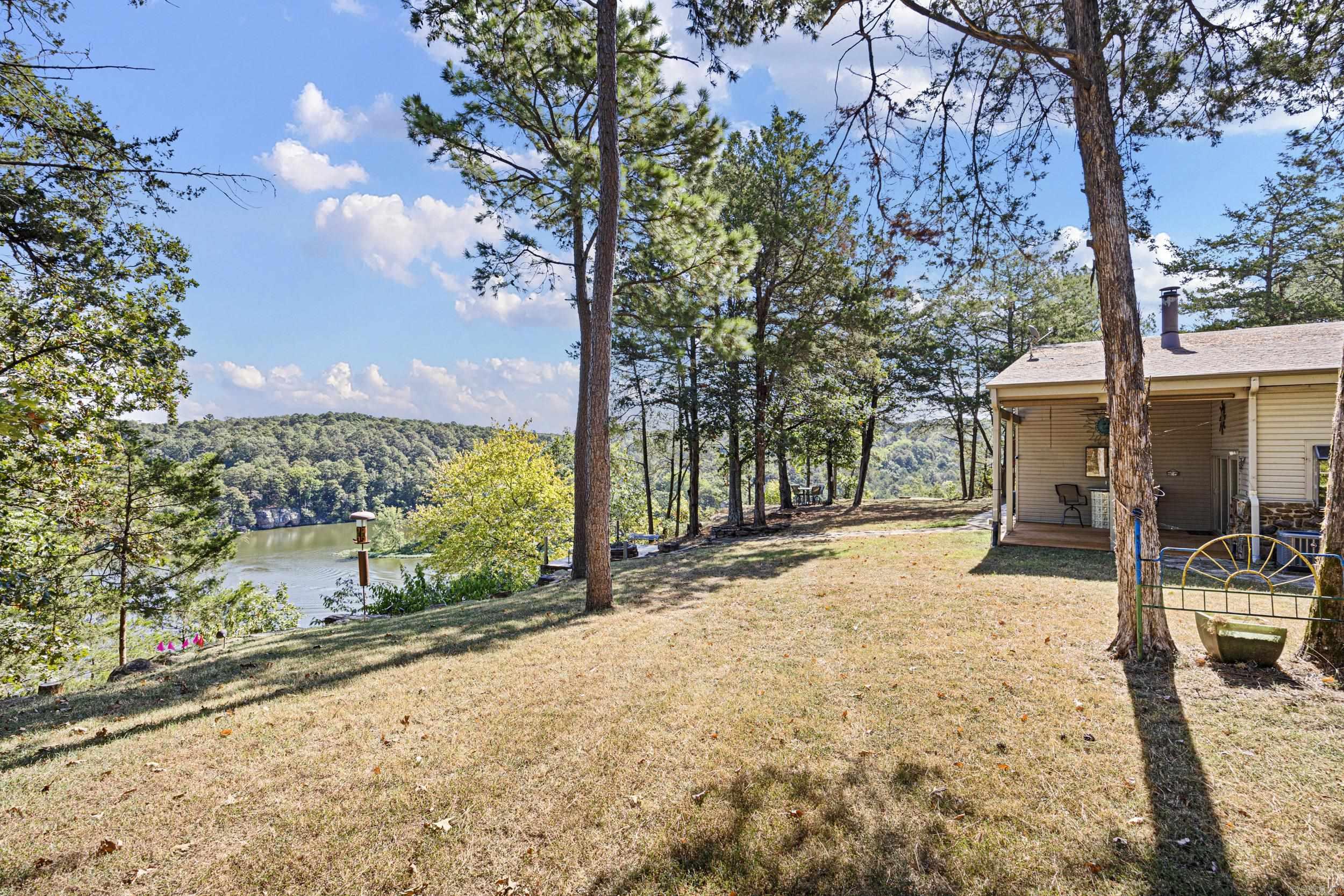695 Private Road 1715  Knoxville, AR