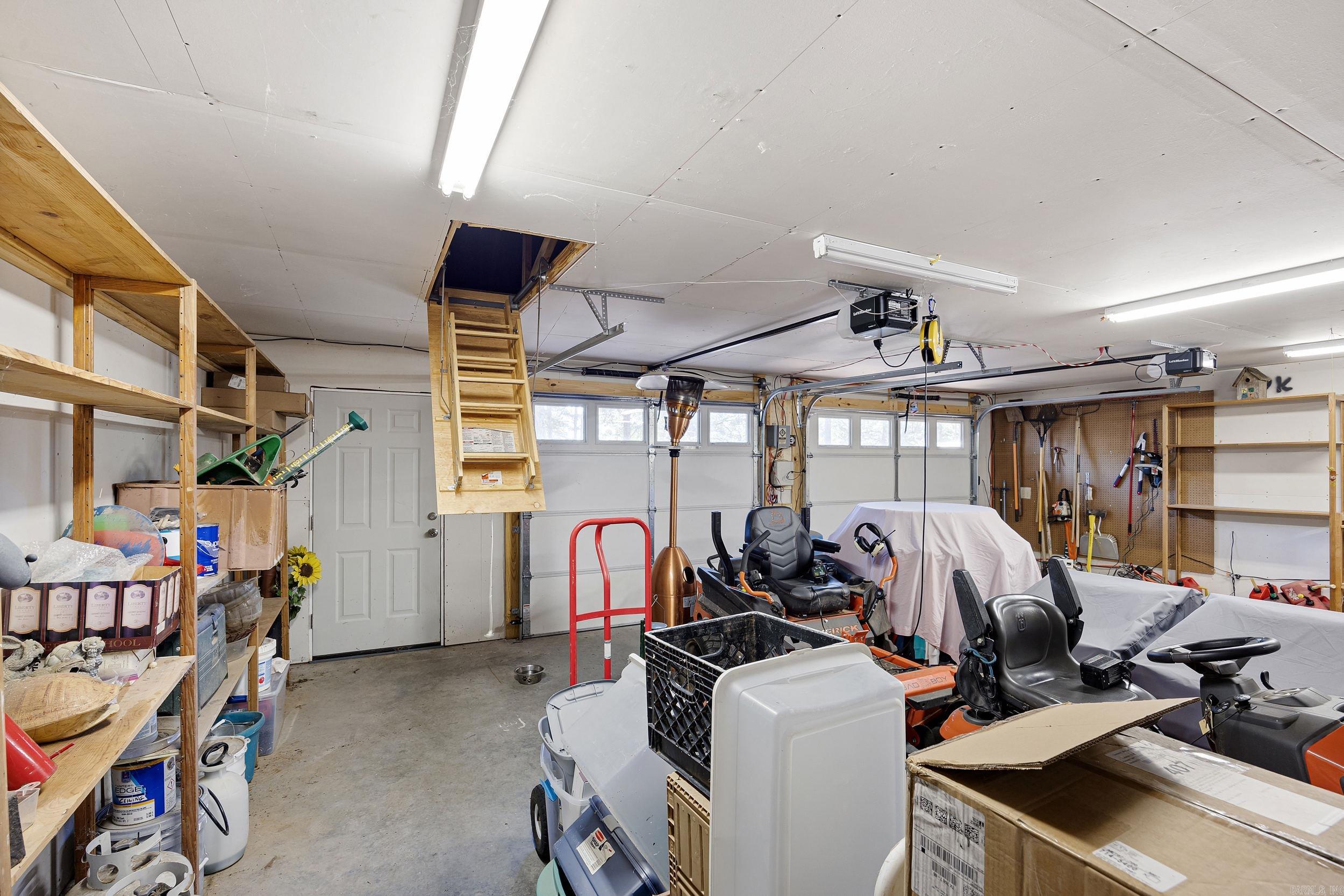 695 Private Road 1715  Knoxville, AR