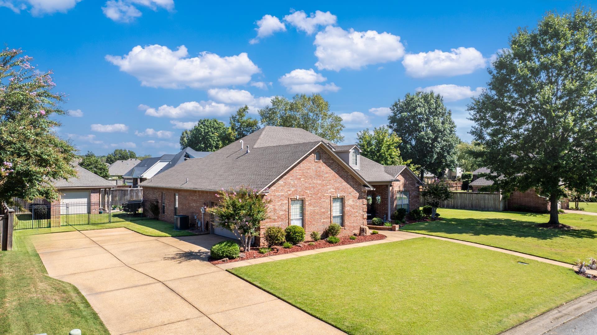 4320 Tree House Conway, AR 72034