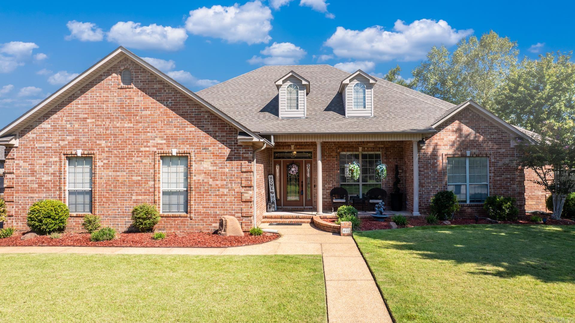 4320 Tree House Conway, AR 72034