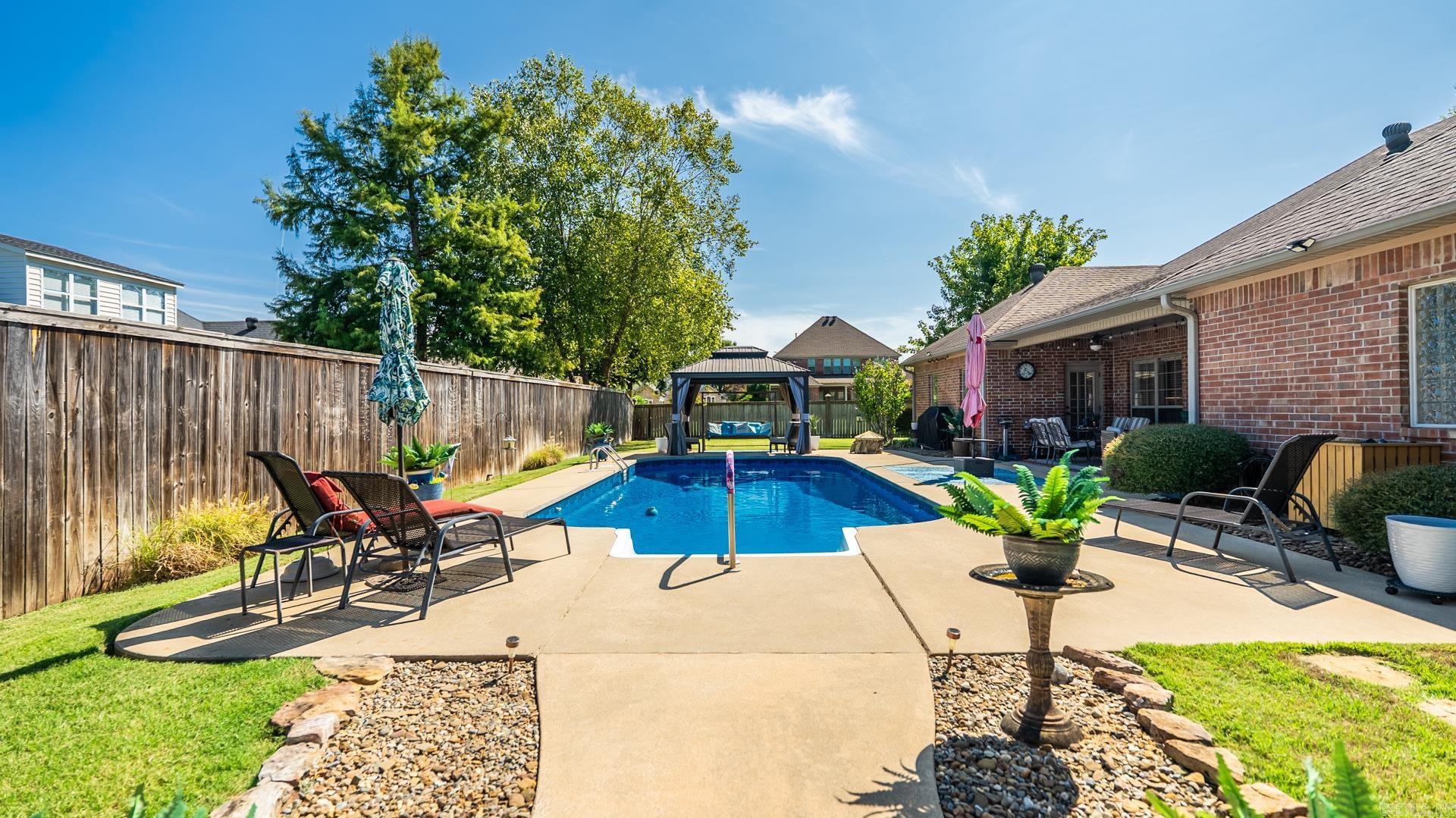 4320 Tree House Conway, AR 72034