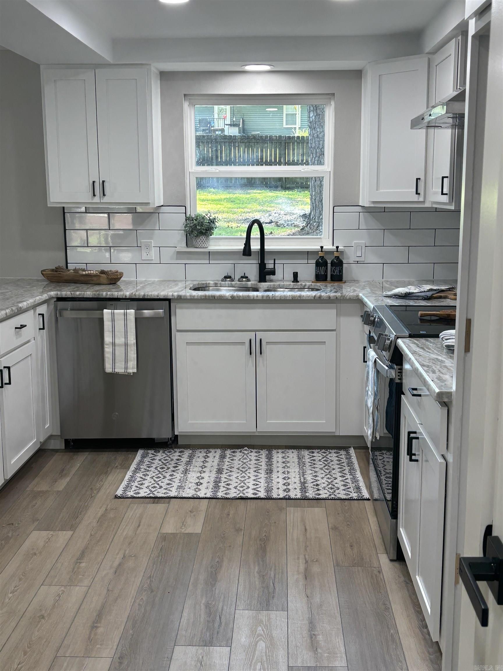 1212 Chris  Benton, AR