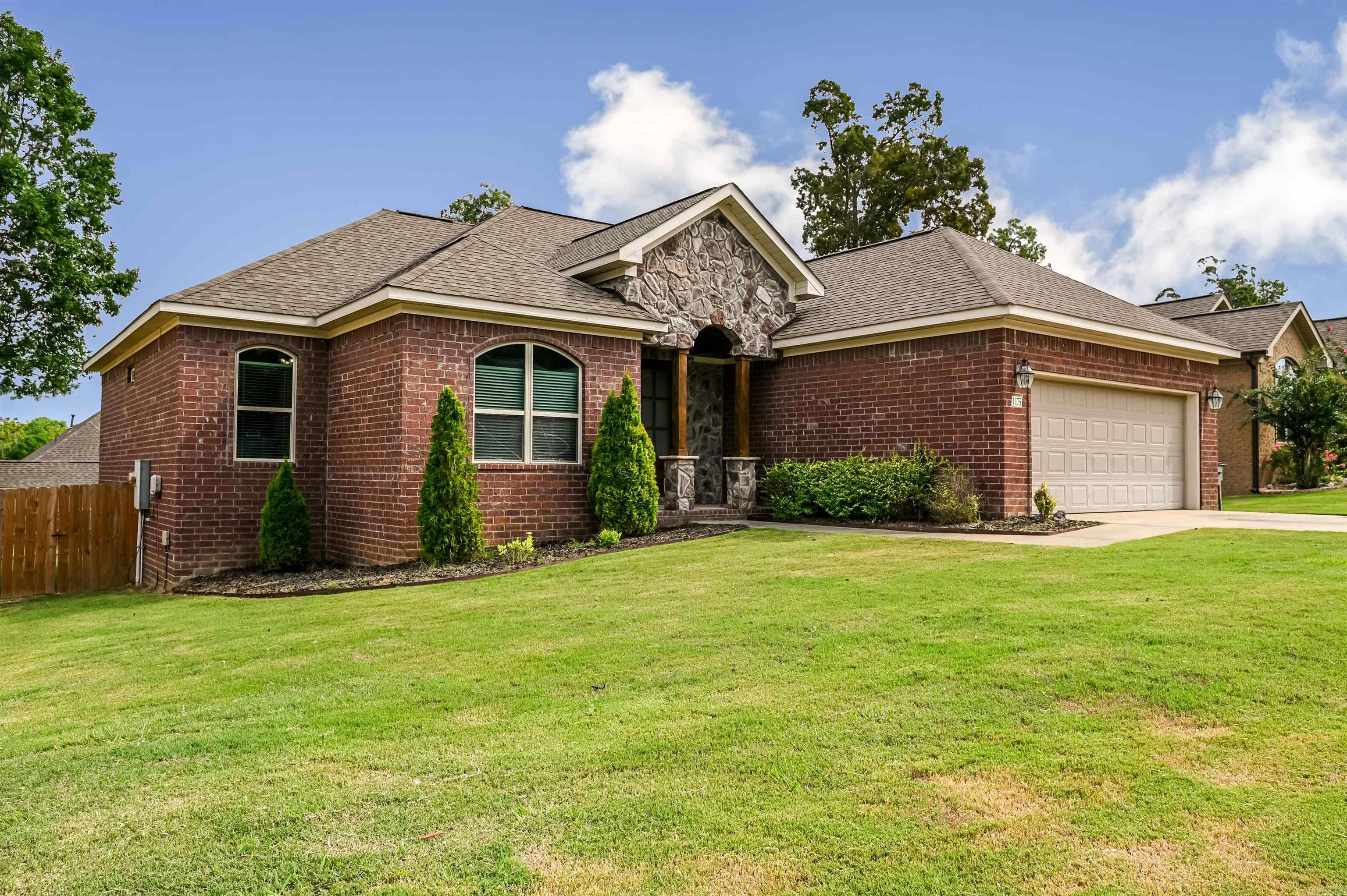 1175 Oak Glenn Loop  Bryant, AR