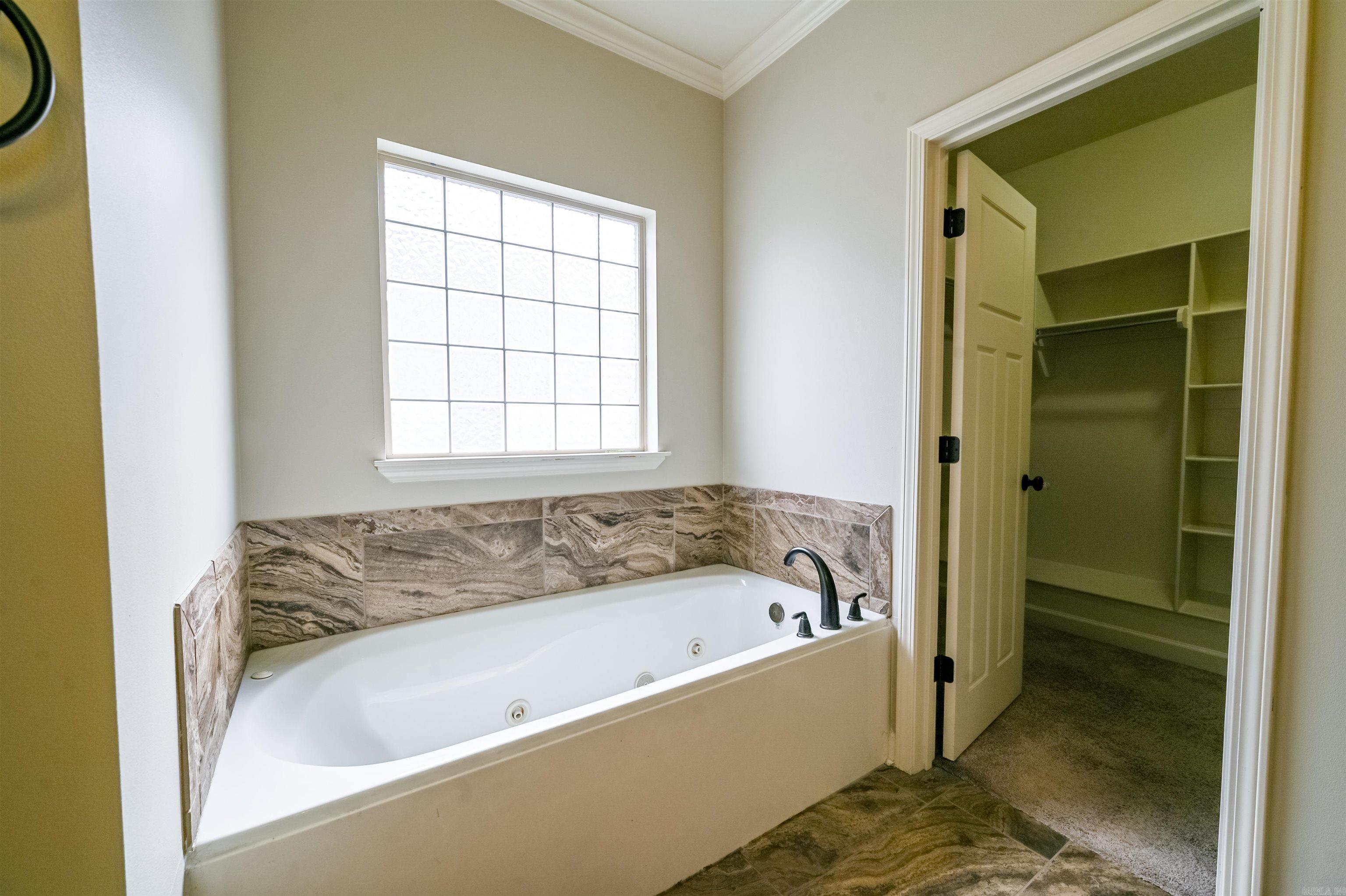 1175 Oak Glenn Loop  Bryant, AR