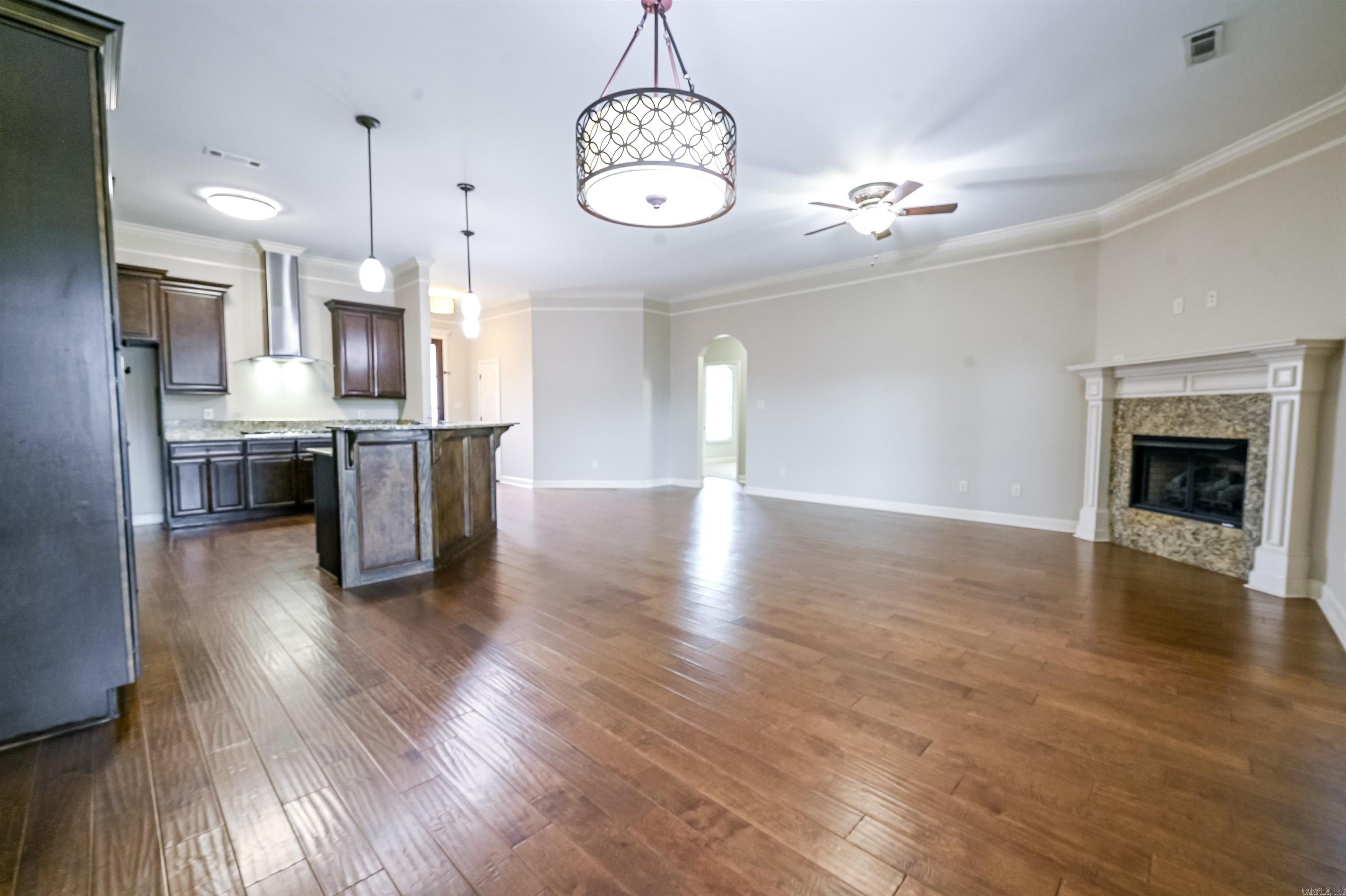1175 Oak Glenn Loop  Bryant, AR
