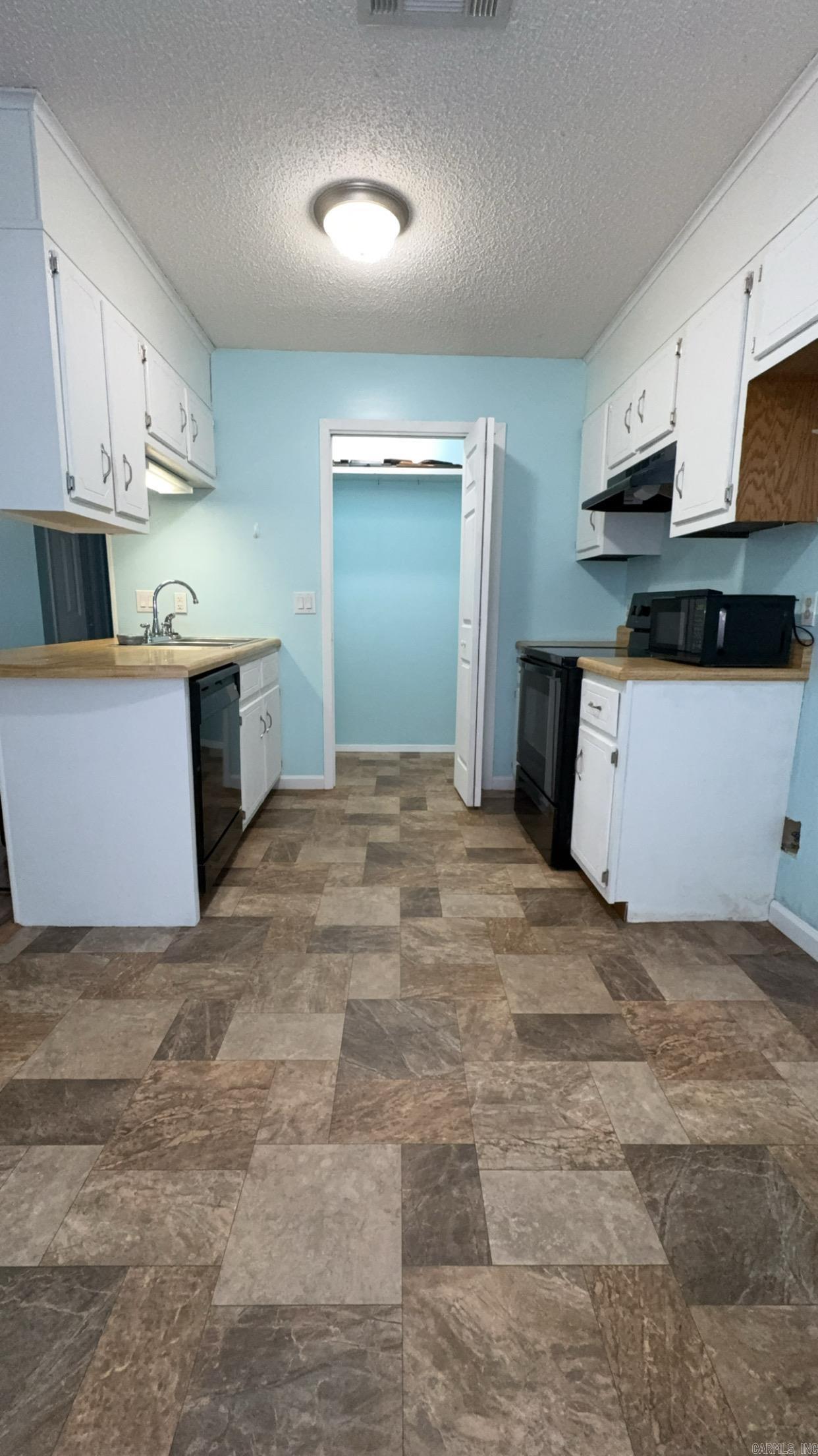 826 Amber  Bono, AR