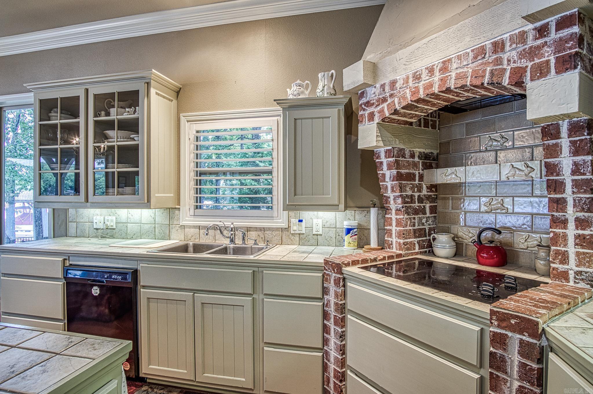 87 Piscina Lane  Hot Springs Village, AR