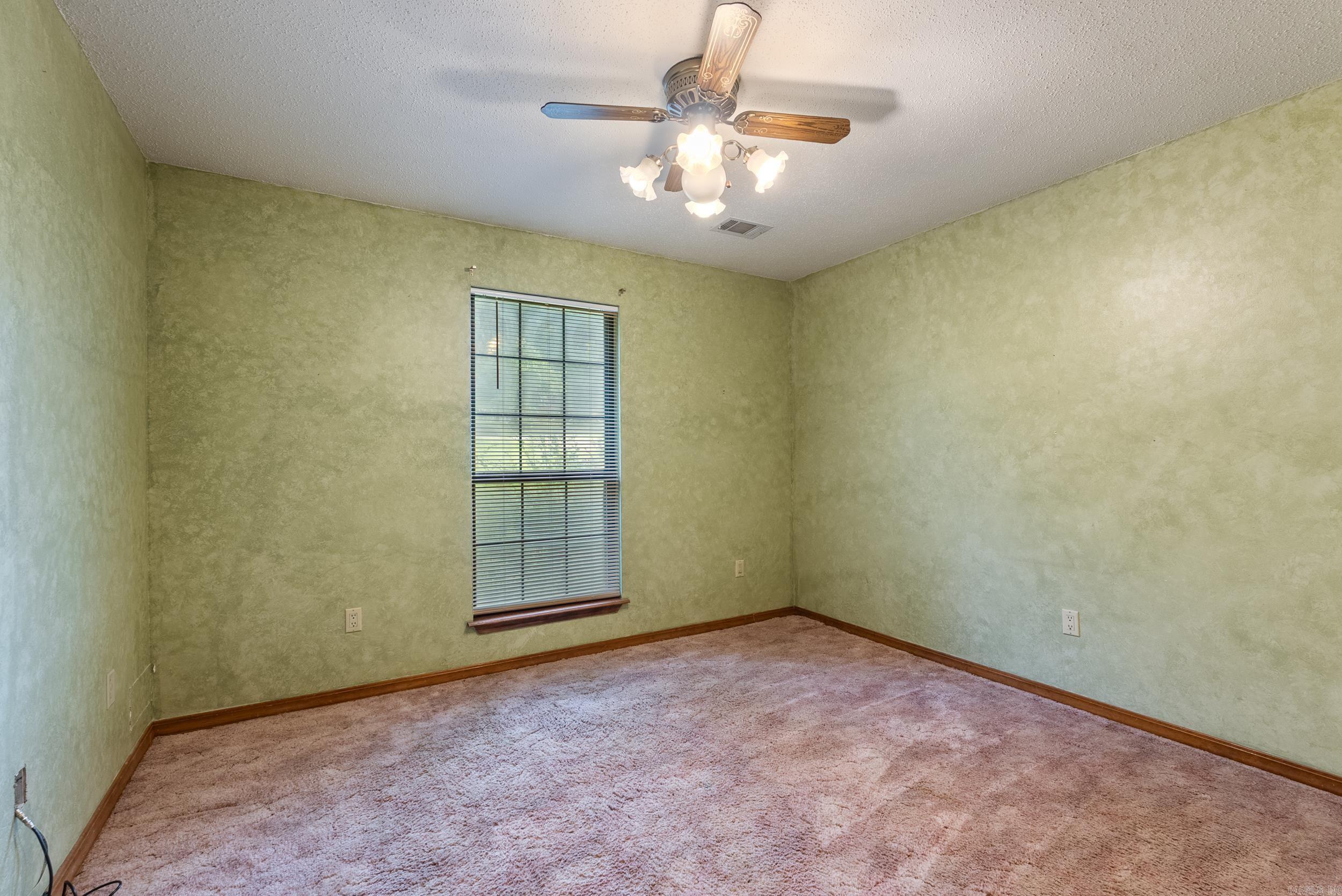 16 Linda Ln W  Vilonia, AR