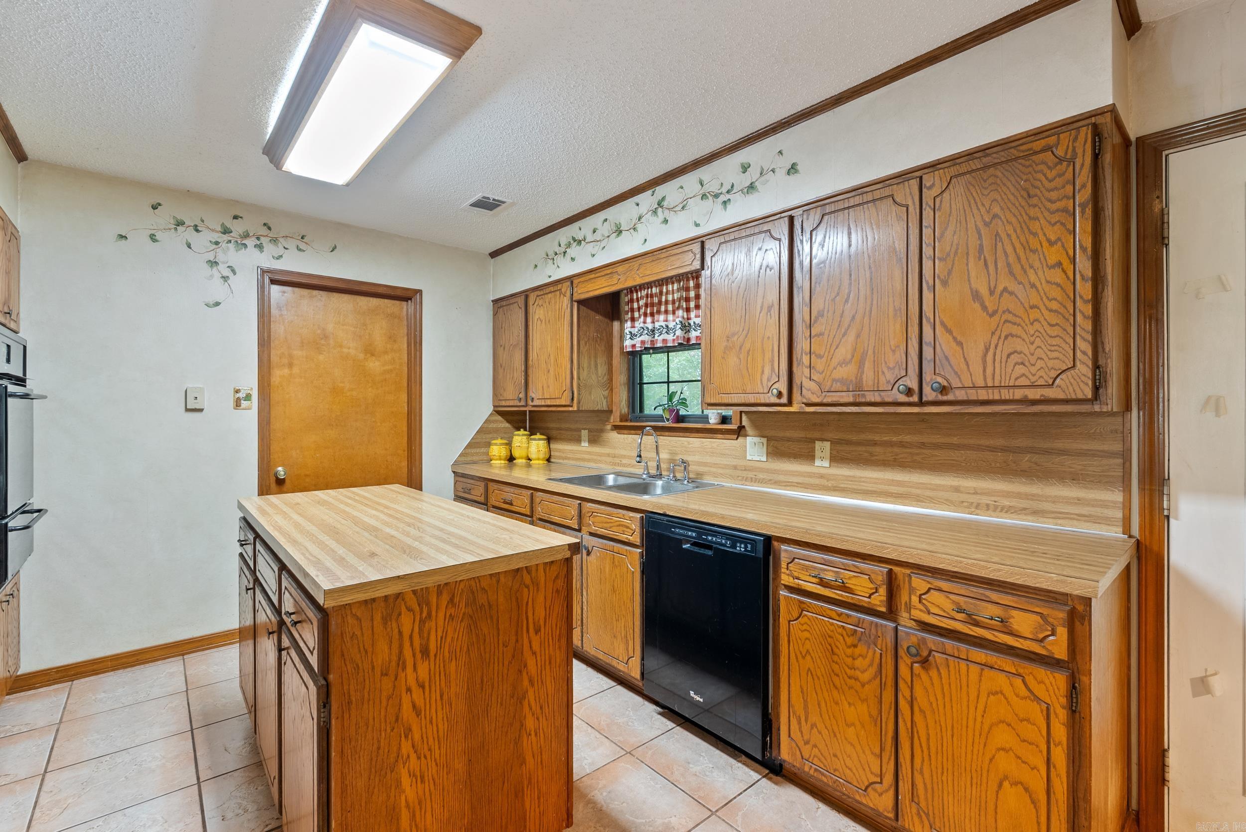 16 Linda Ln W  Vilonia, AR