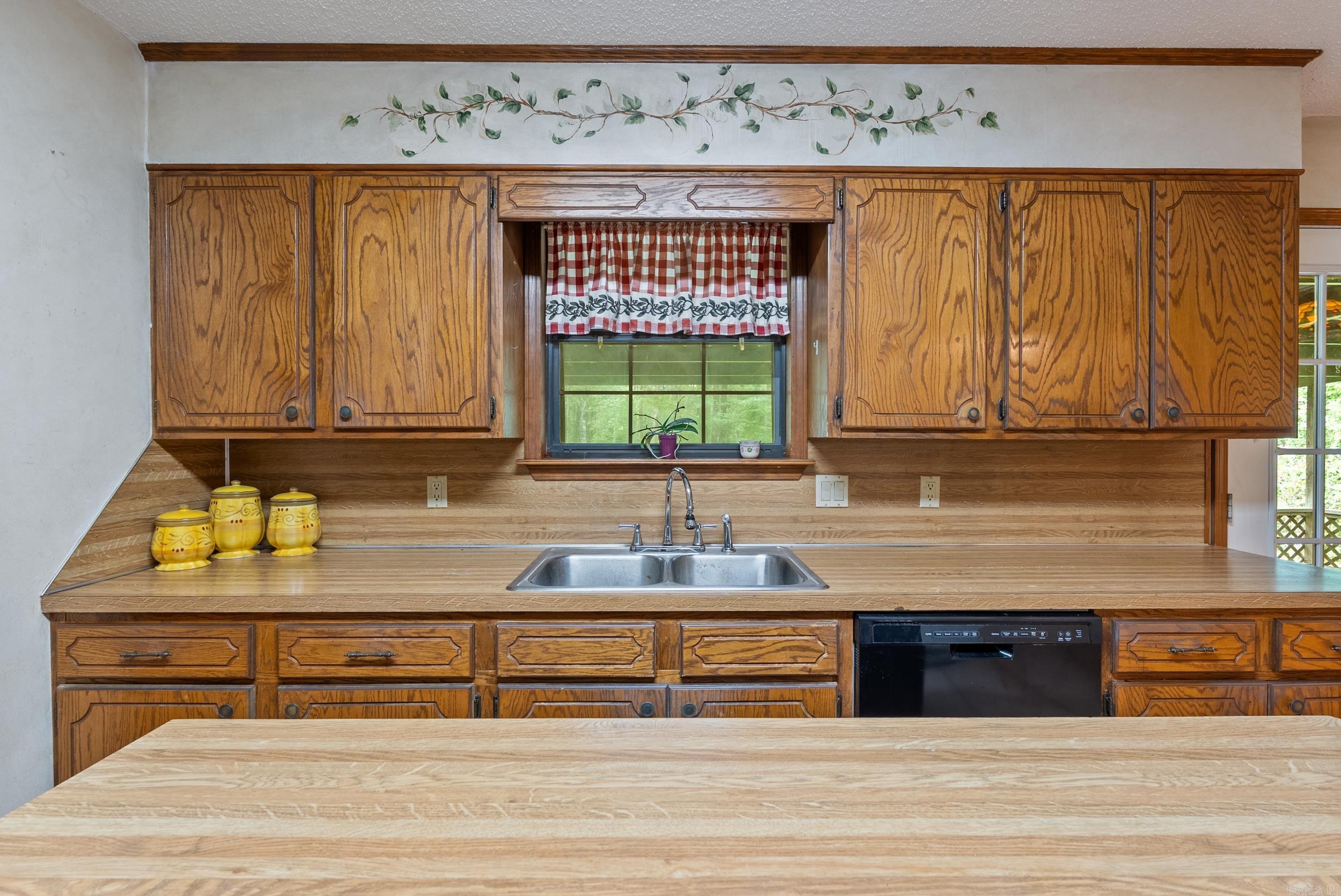 16 Linda Ln W  Vilonia, AR