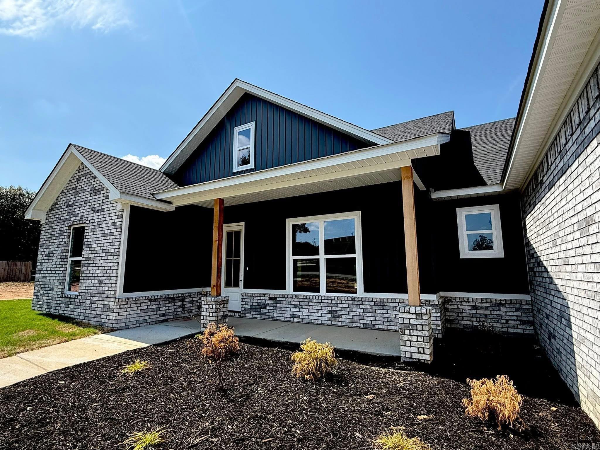 1076 Creekwood Circle  Bauxite, AR
