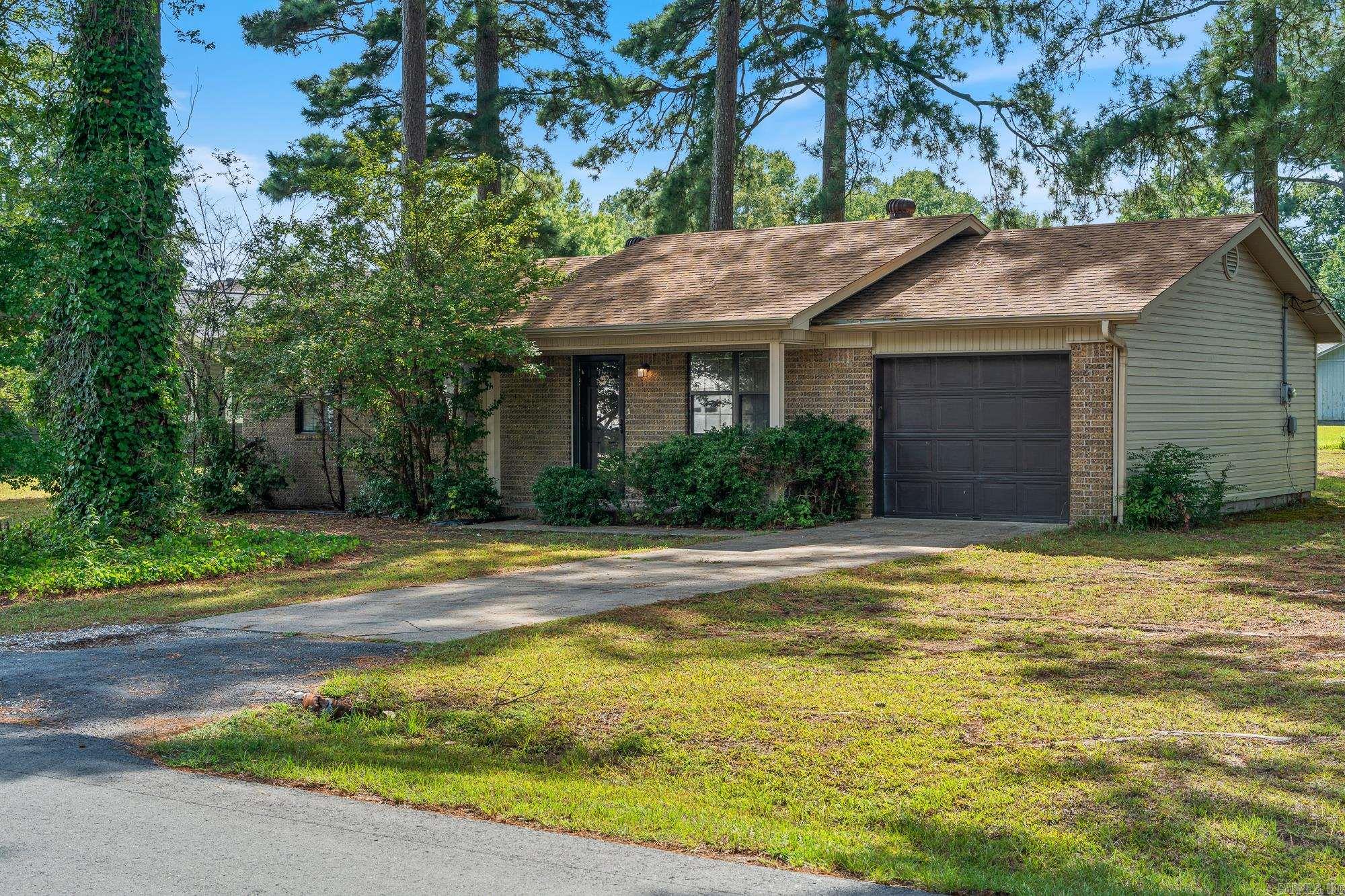 909 Reynolds  Sheridan, AR