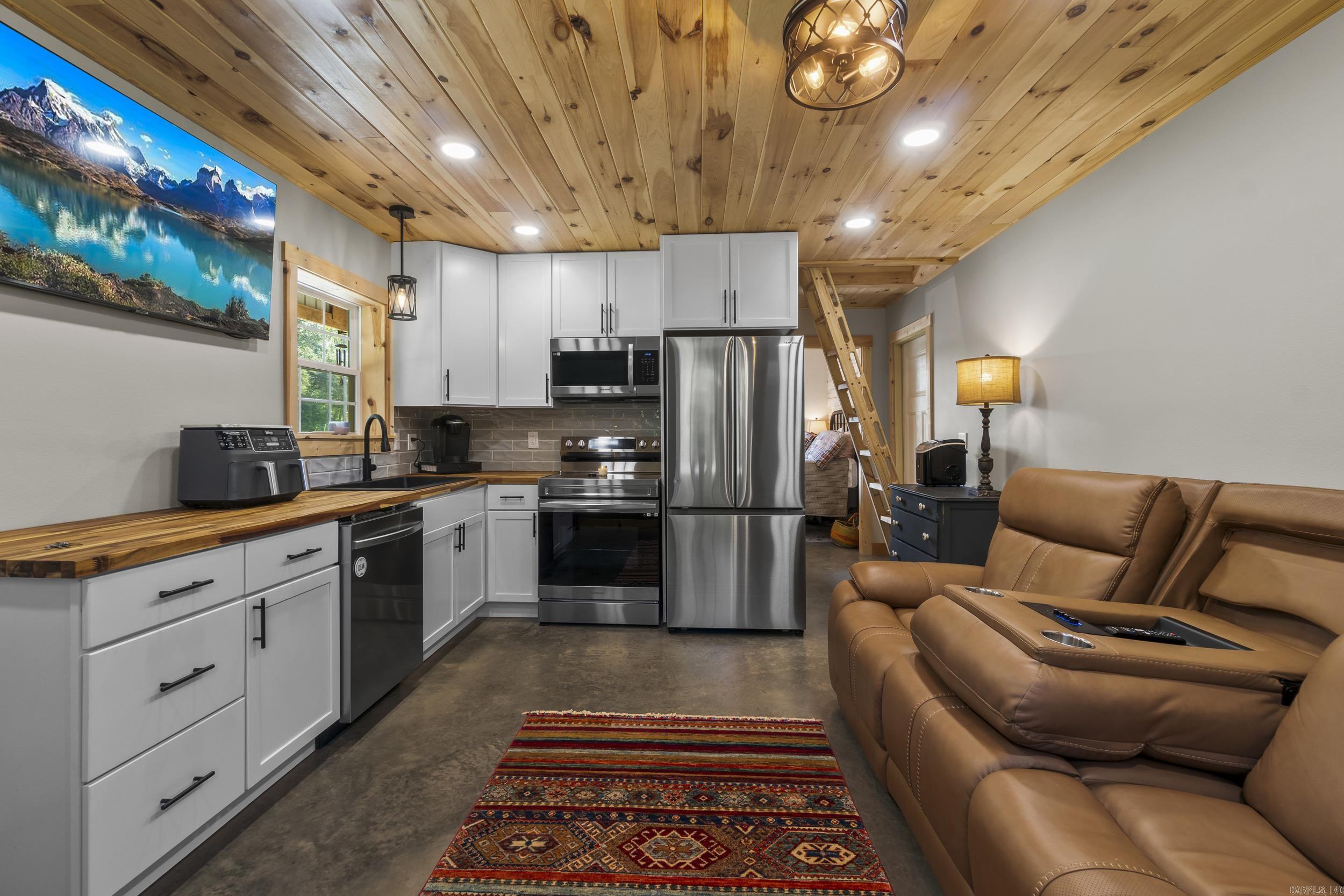 108 Adams Dr  Pangburn, AR