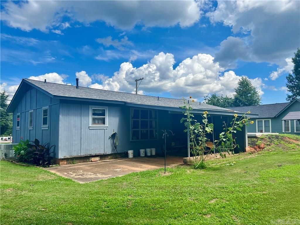 715 Montgomery St  Clarksville, AR