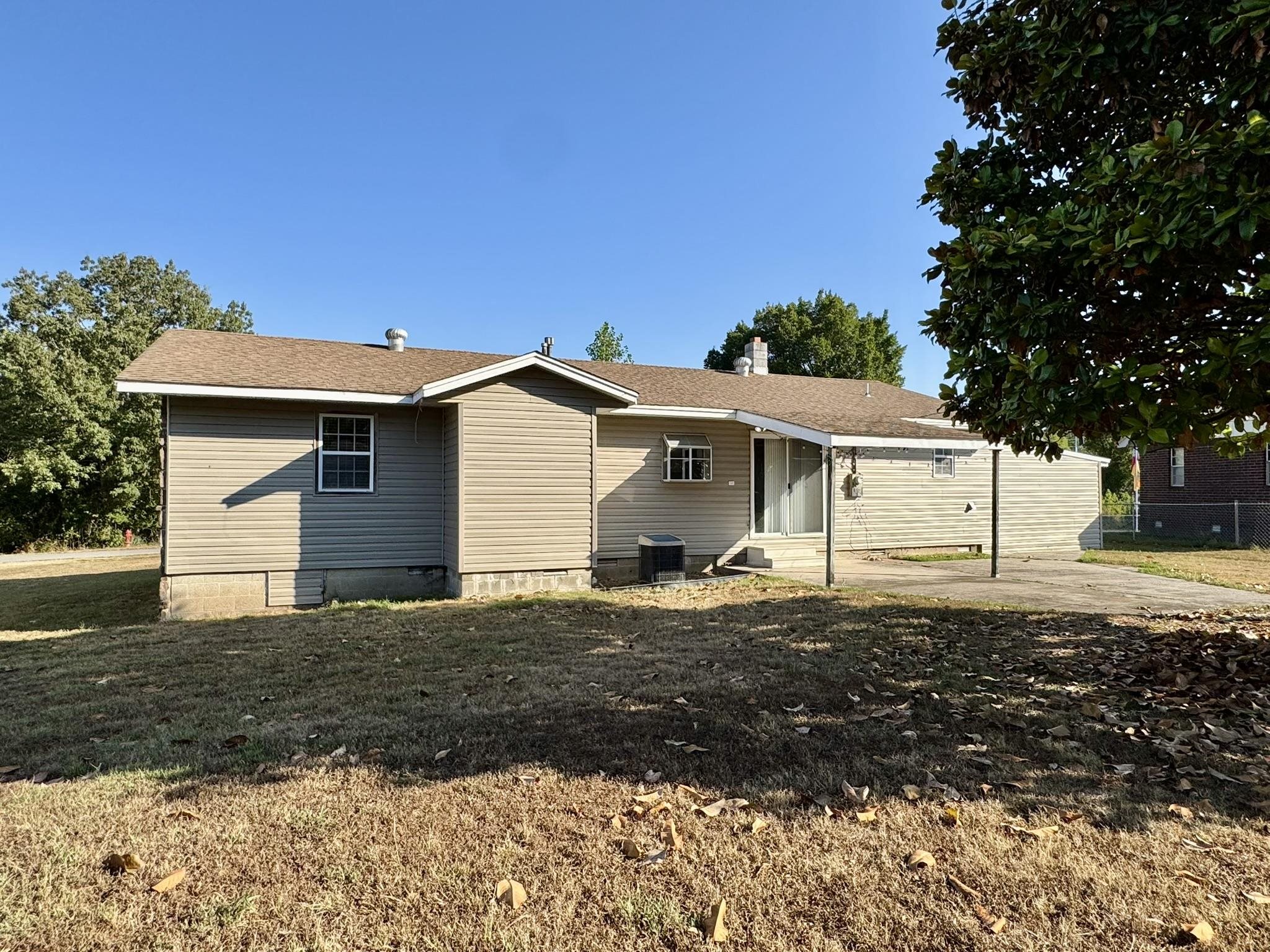 102 Capri Drive  Melbourne, AR