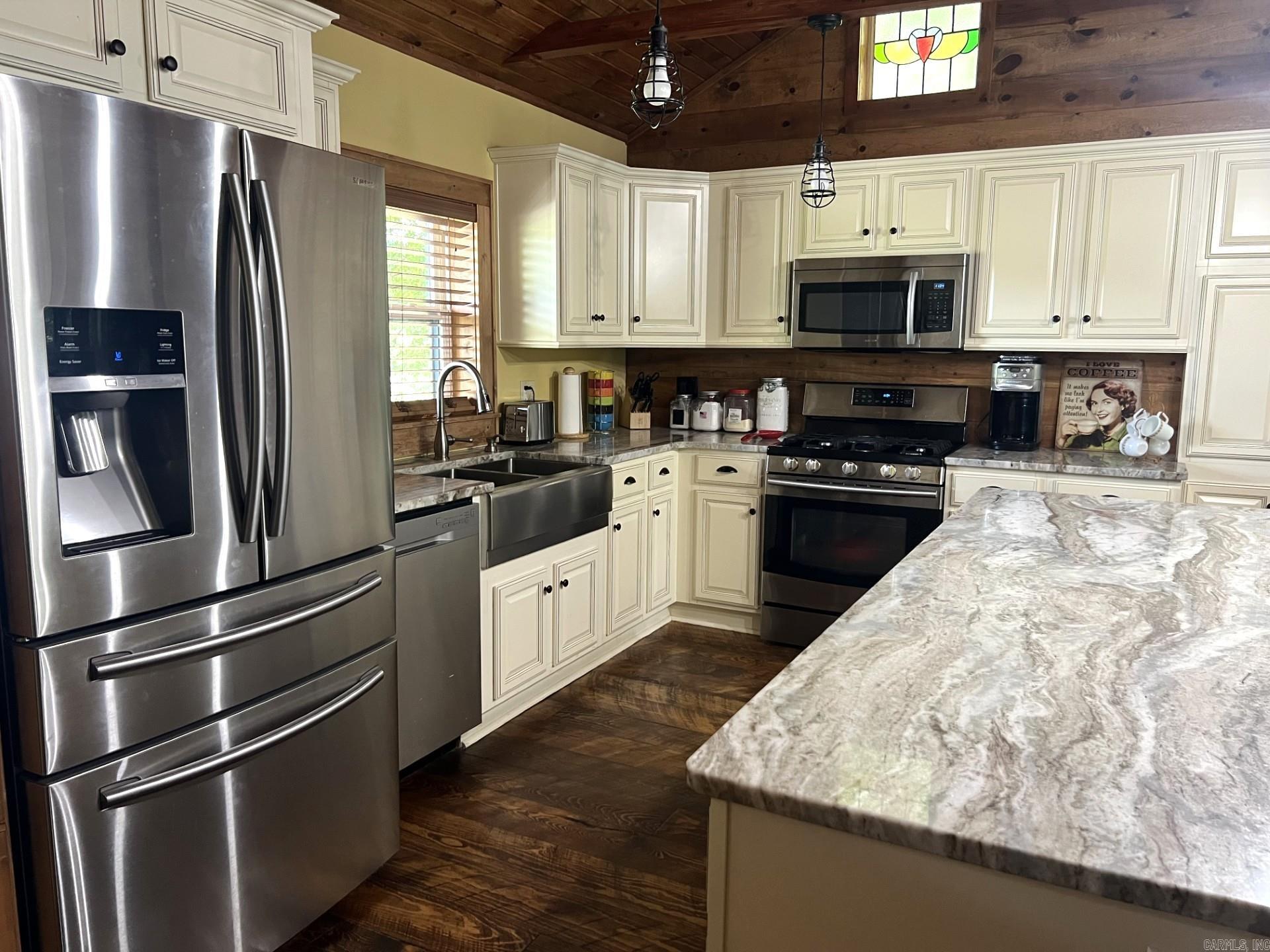 120 Yorktown  Locust Grove, AR