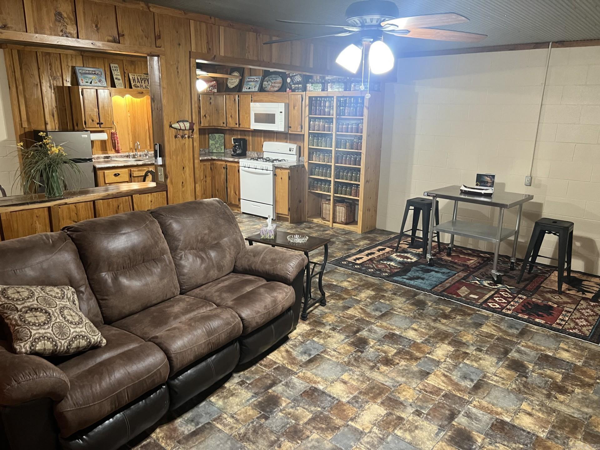 120 Yorktown  Locust Grove, AR