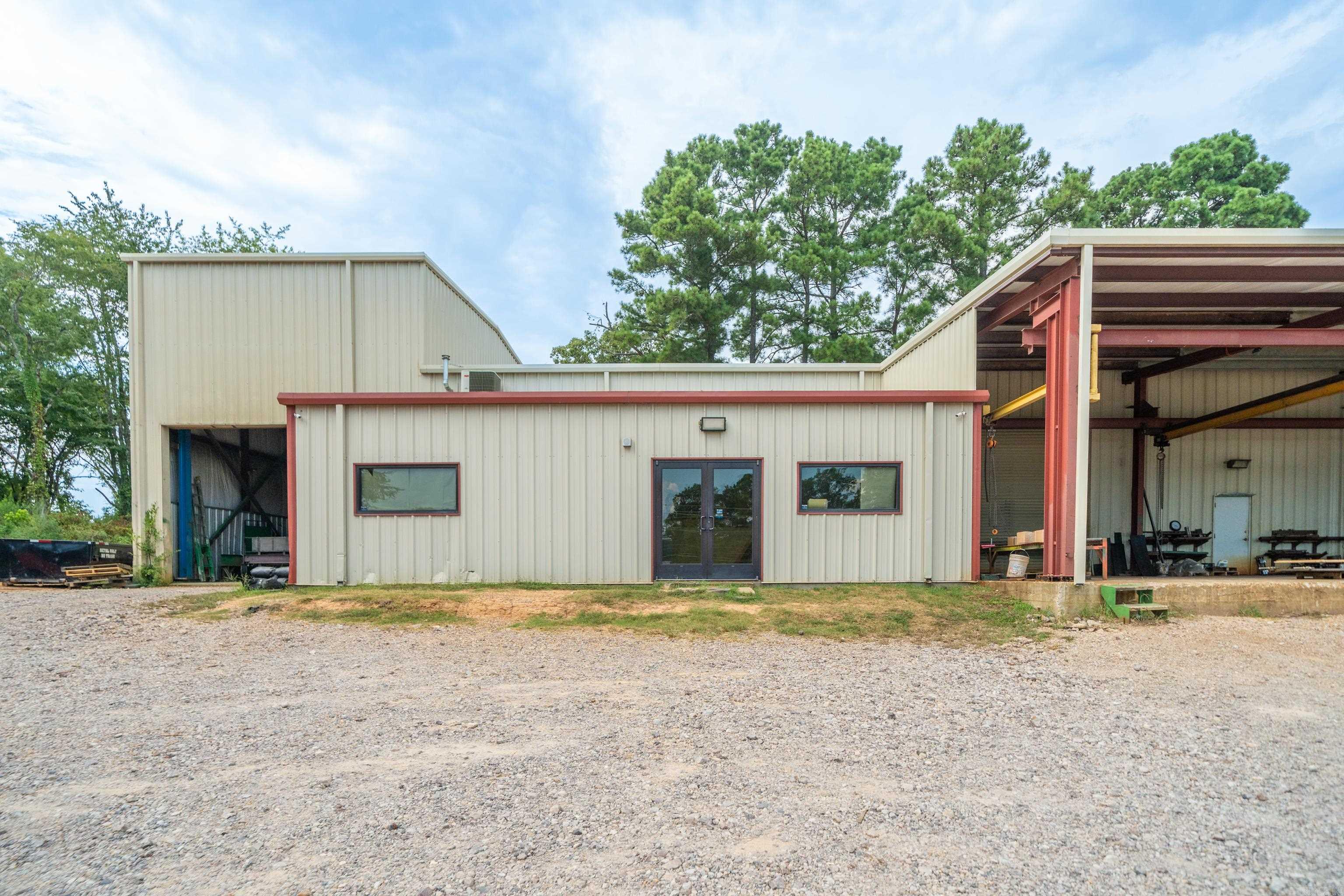 2426 Airport  Hot Springs, AR