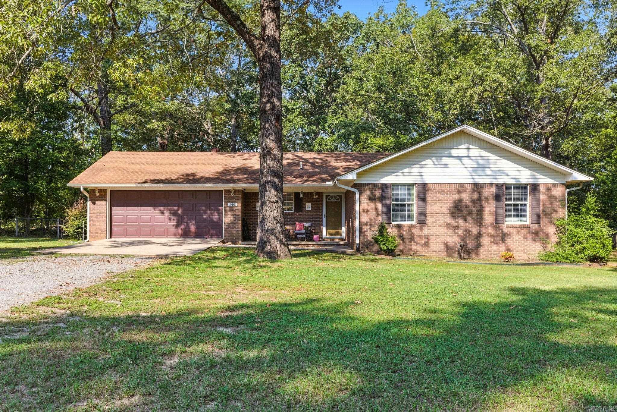 19101 Oaklawn  Little Rock, AR