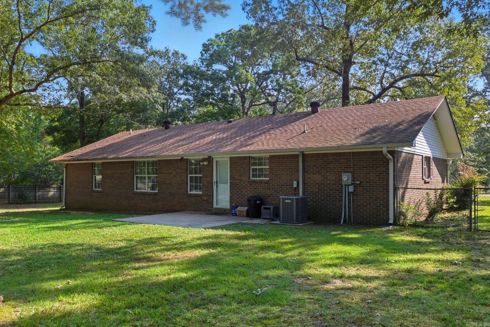 19101 Oaklawn  Little Rock, AR