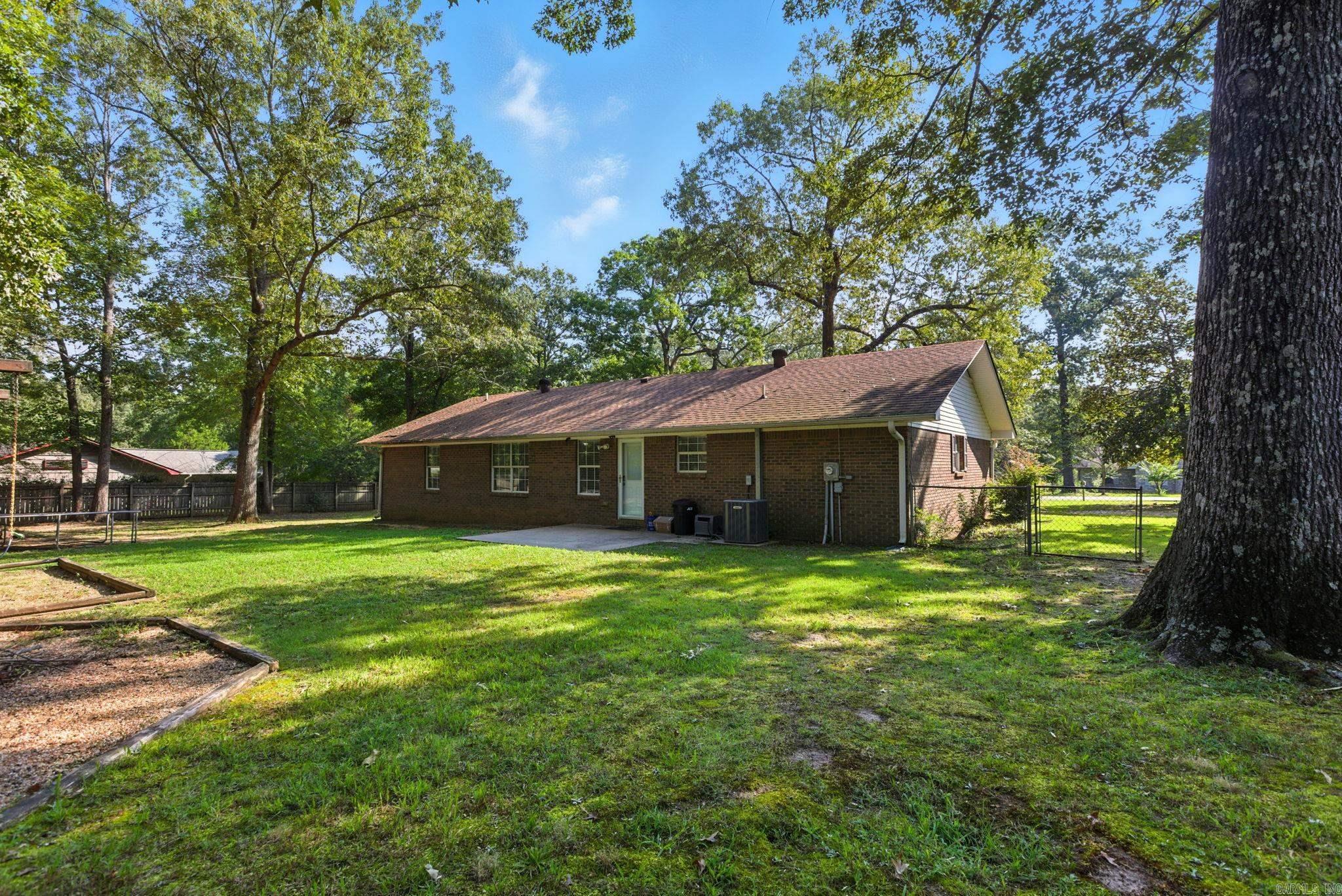 19101 Oaklawn  Little Rock, AR