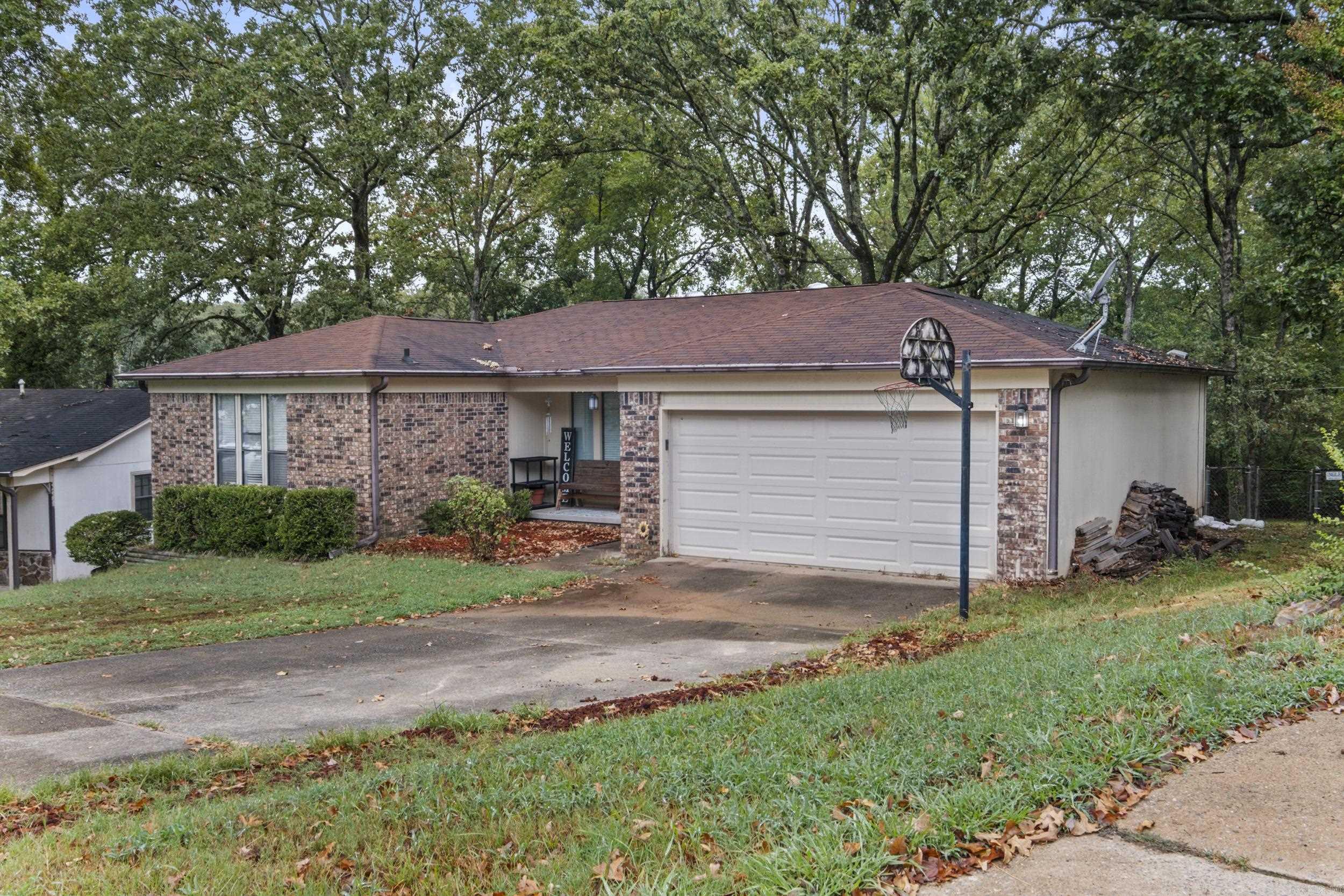 704 Autumnbrook  Sherwood, AR